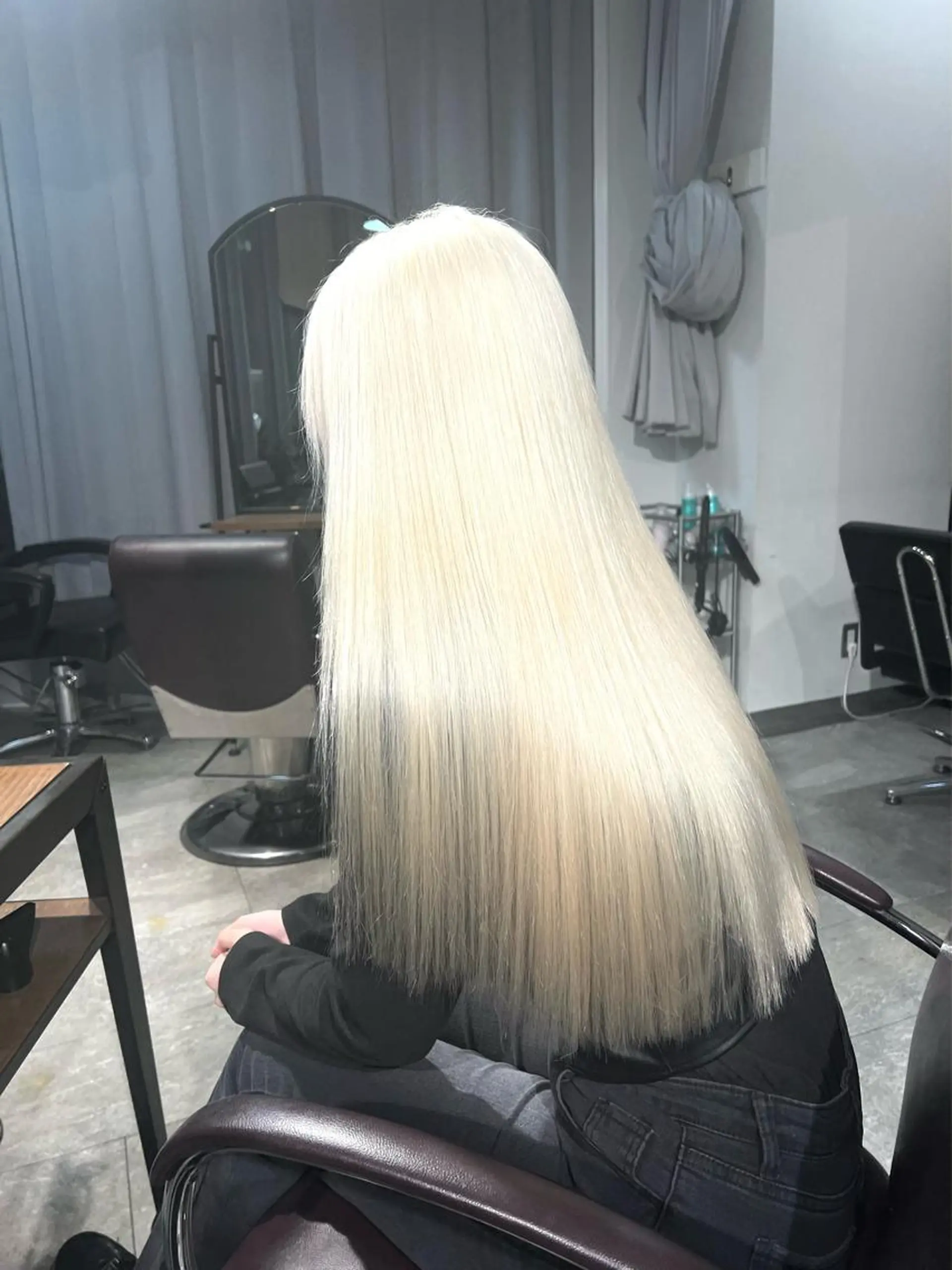 ロング カラー ヘアアレンジ ヘアカラー トリートメント ヘッドスパ ヘアセット 🌈インナーカラー ‘ショウマ’🌈のヘアスタイル