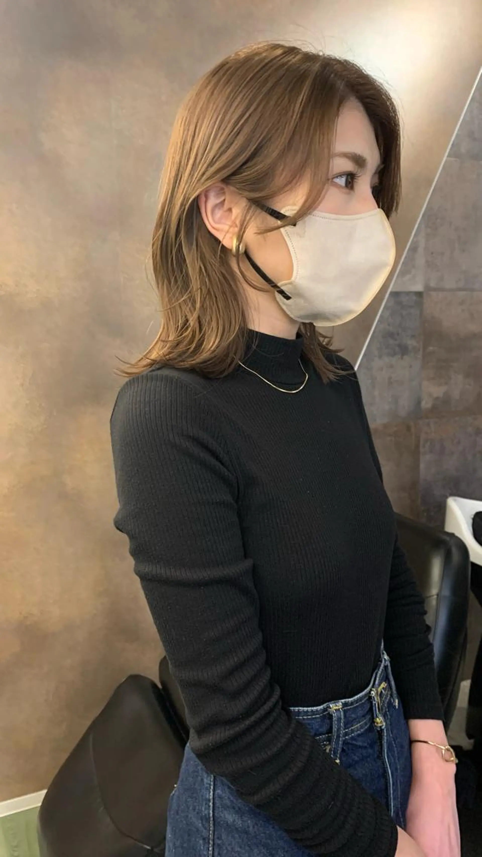 ミディアム カラー カット ヘアカラー SAKINO． ベージュカラーのヘアスタイル