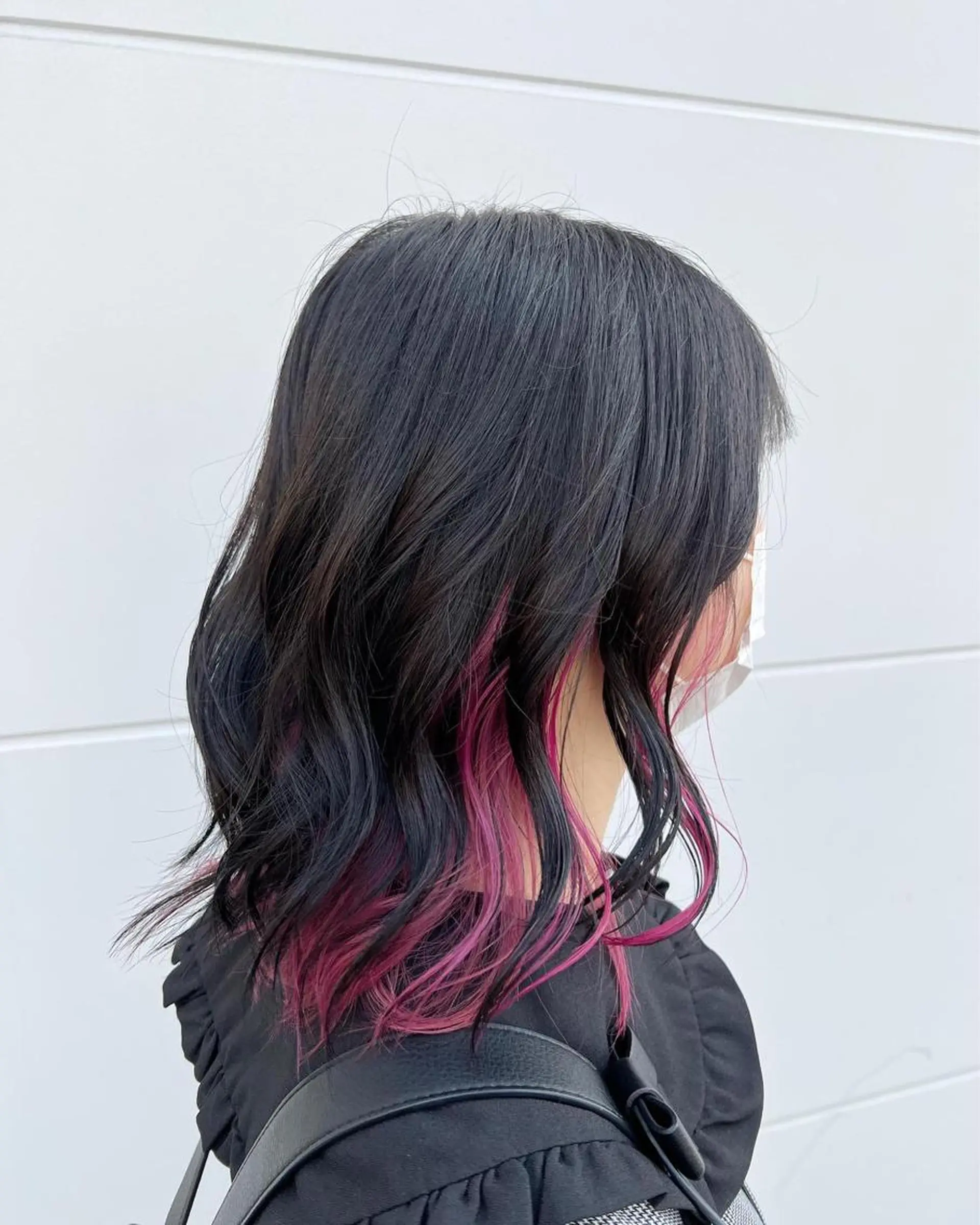 ミディアム カラー インナーカラー ピンクカラー ヘアカラー まさき✂︎ブリーチ／ デザインカラーのヘアスタイル