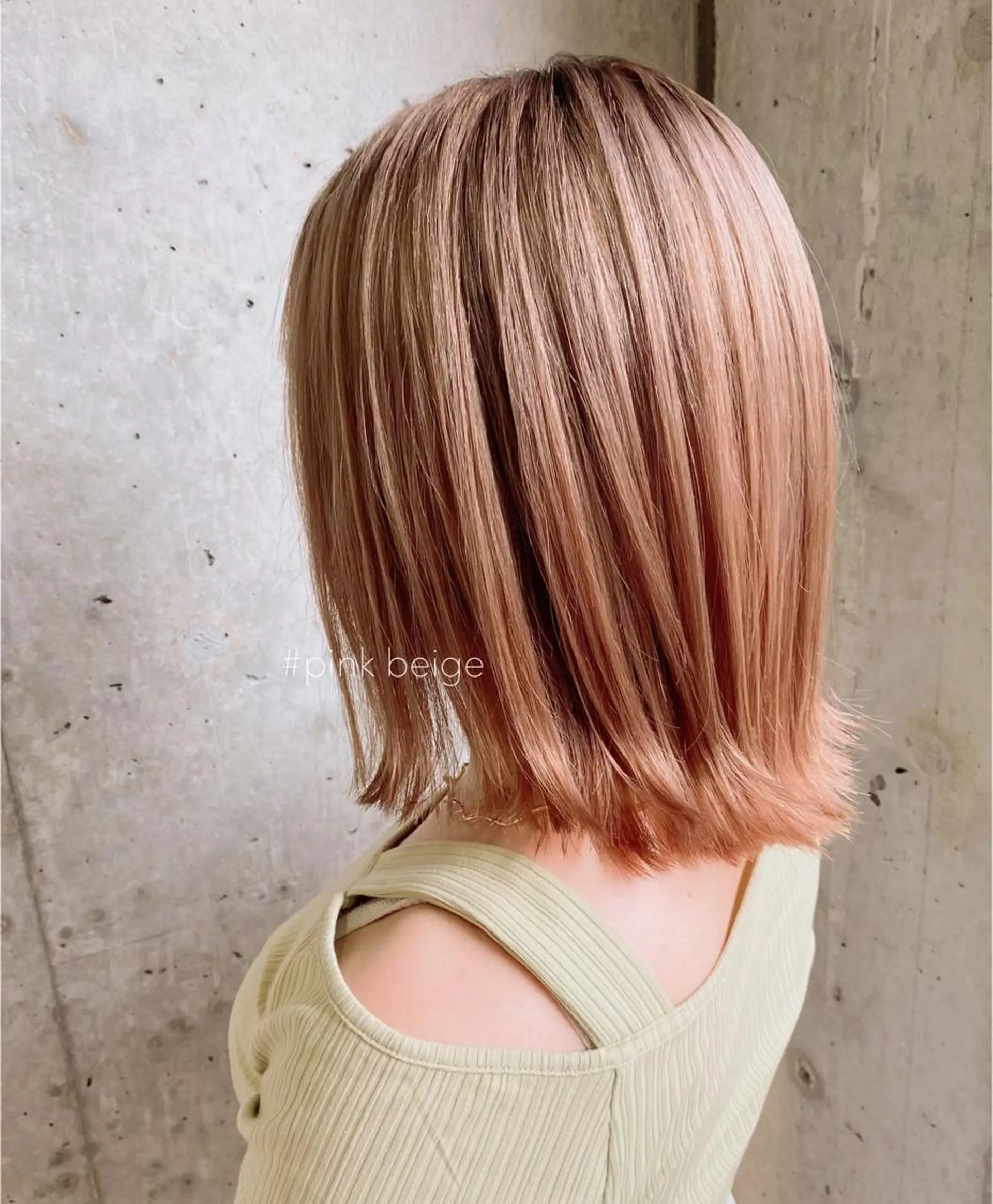 ショート カラー 切りっぱなしボブ ベージュカラー ブリーチ ピンクカラー ピンクベージュ シールエクステ 🪽CHIAKIのヘアスタイル