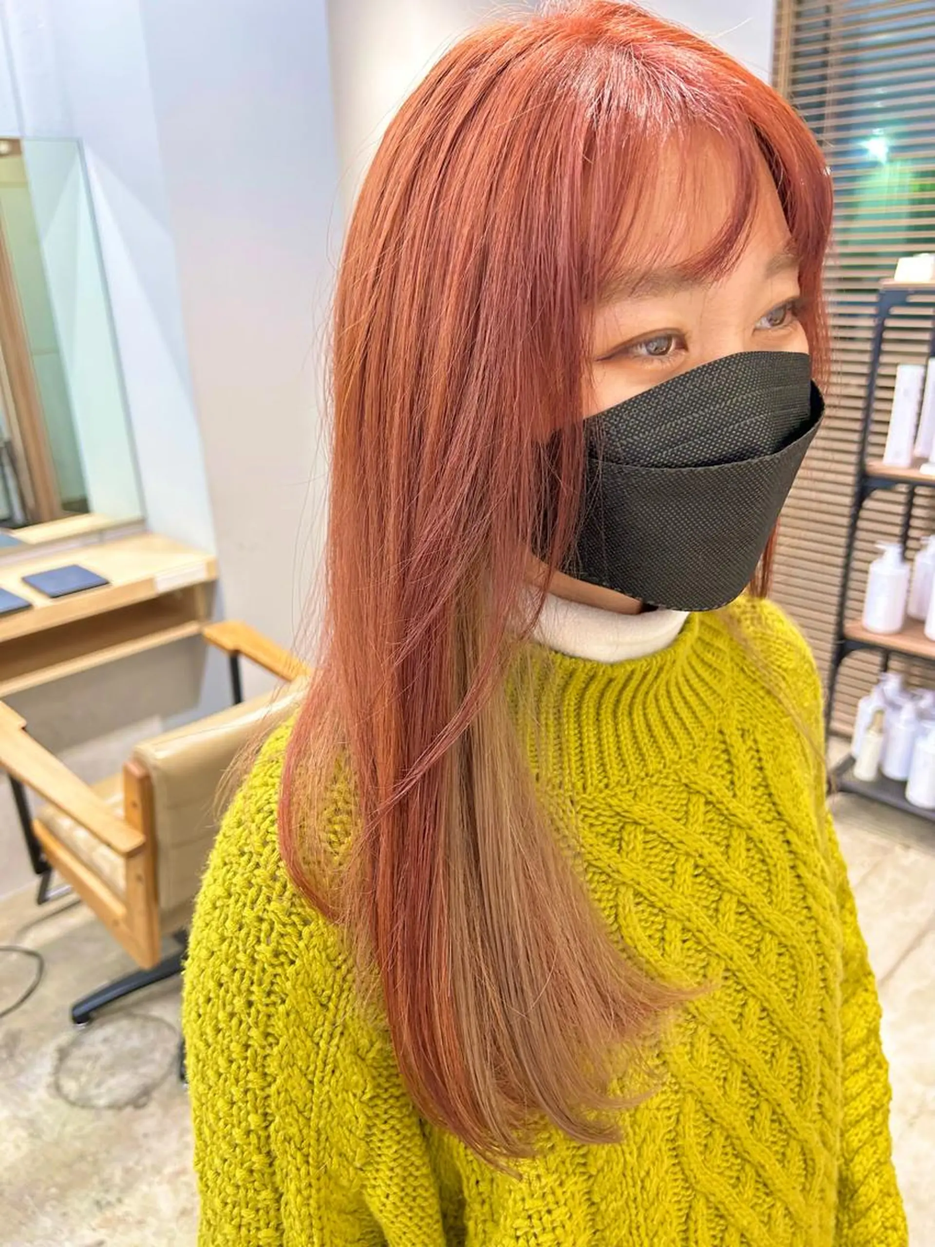 セミロング カット ヘアカラー SAEKI【ior 】北千住店ブリーチのヘアスタイル