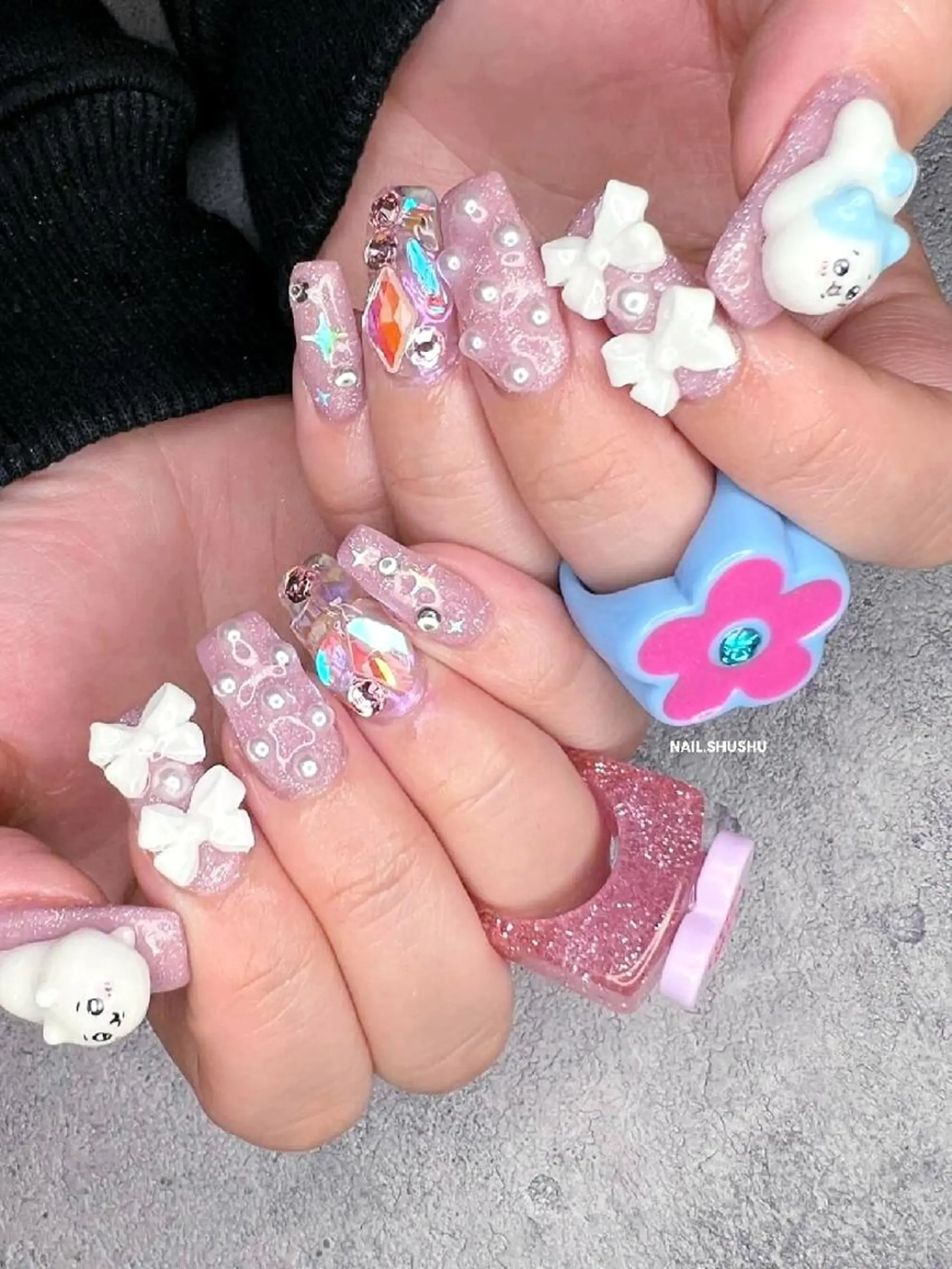 ネイル 3dパーツ/流行り 👧shushu❤️のネイルデザイン