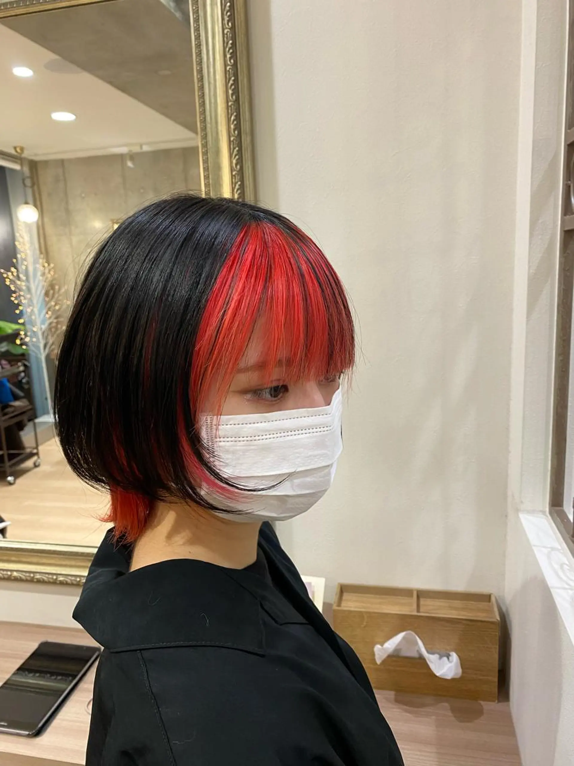 ショート カラー ブリーチ 齋藤 椋哉のヘアスタイル