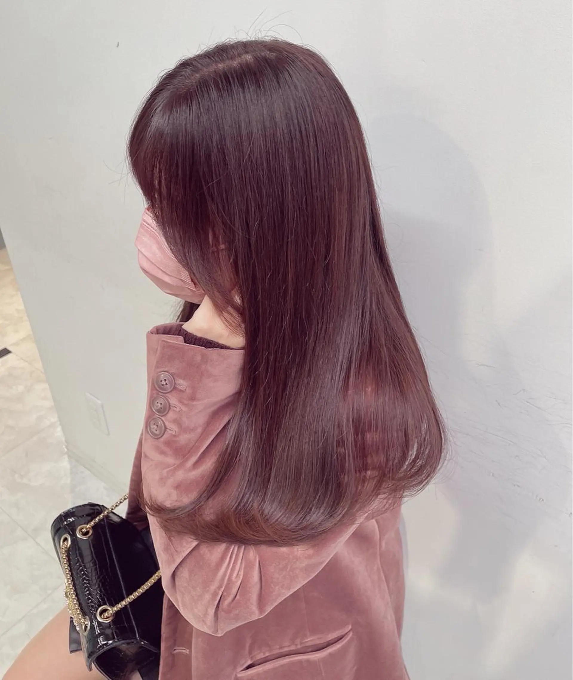 ミディアム ヘアカラー トリートメント サロウィン新宿三丁目East所属・顔周りレイヤー/新宿 /モテ艶カラー/航介のヘアスタイル