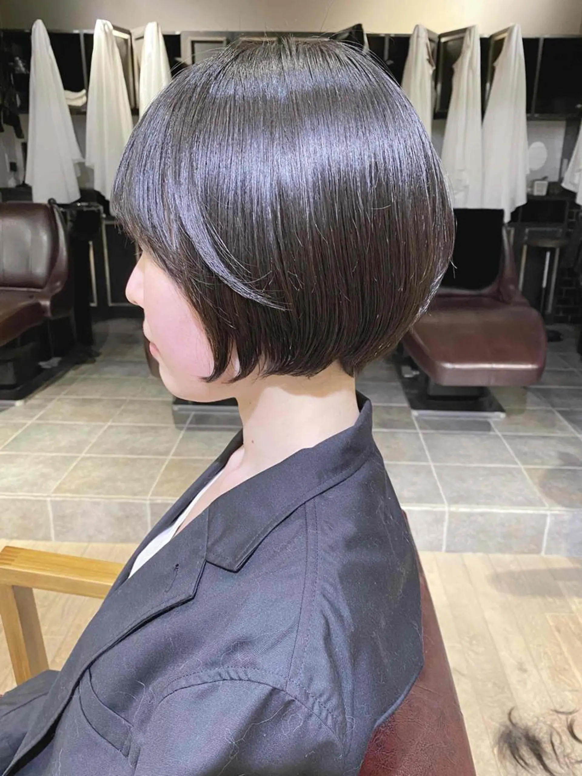 ショート カラー ショートボブ 丸みショート アッシュ ベージュカラー 黒髪 前田 裕介のヘアスタイル