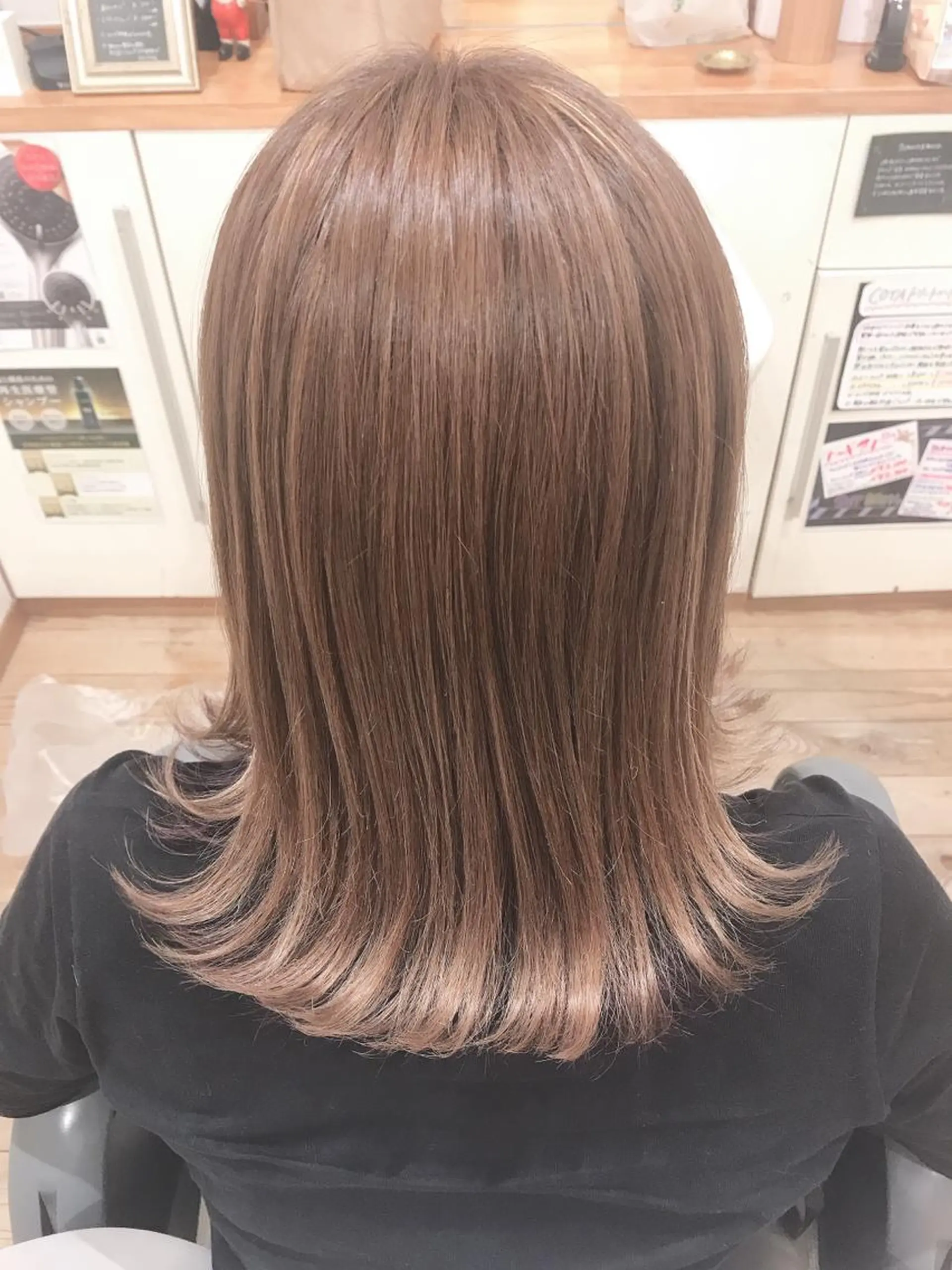 セミロング カラー ベージュカラー ハイライトカラー ハイライト カット ヘアカラー アザマ　ヤスカツ _rosso 川口のヘアスタイル