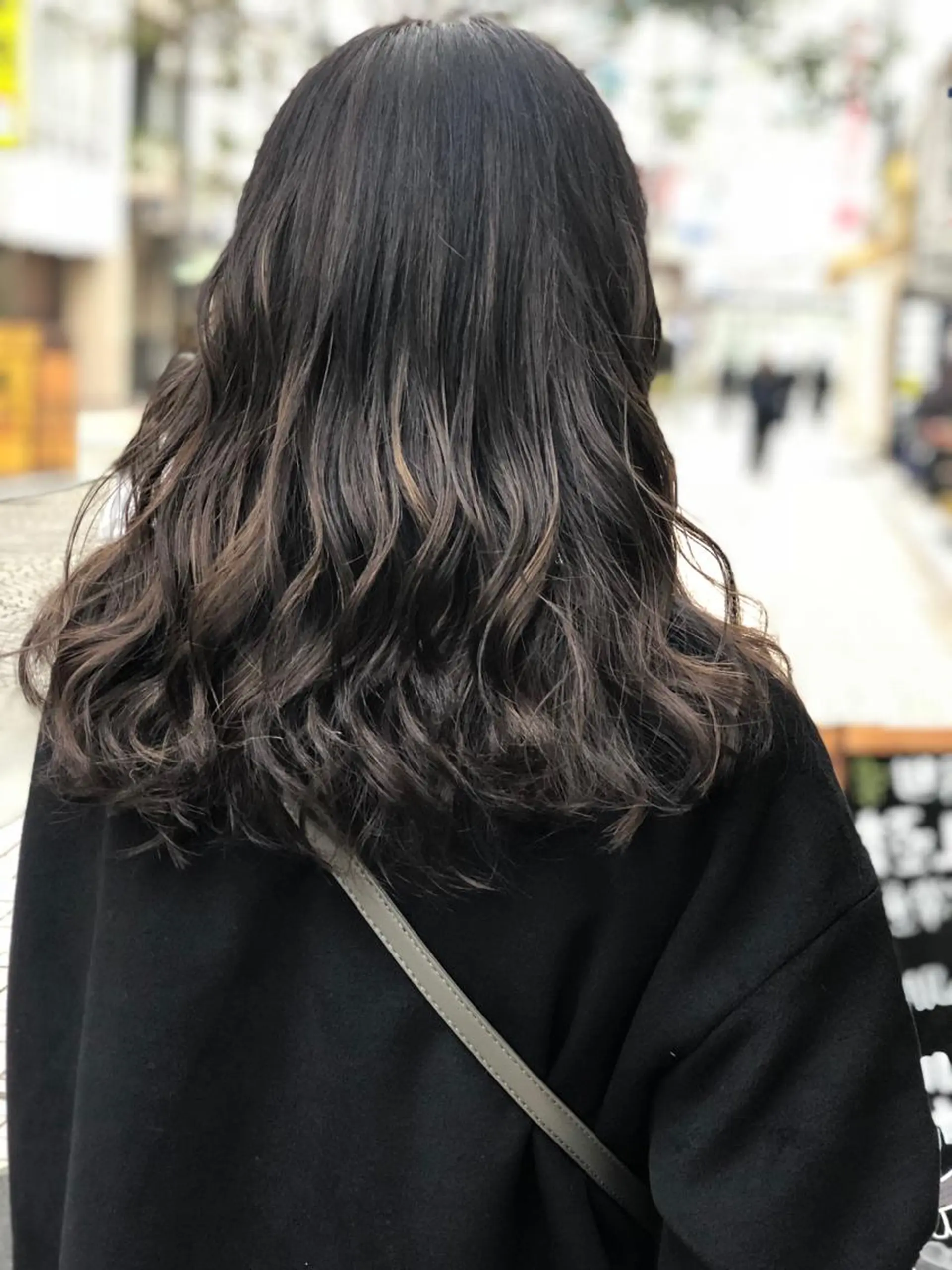 ミディアム カラー 樋渡 侑希のヘアスタイル