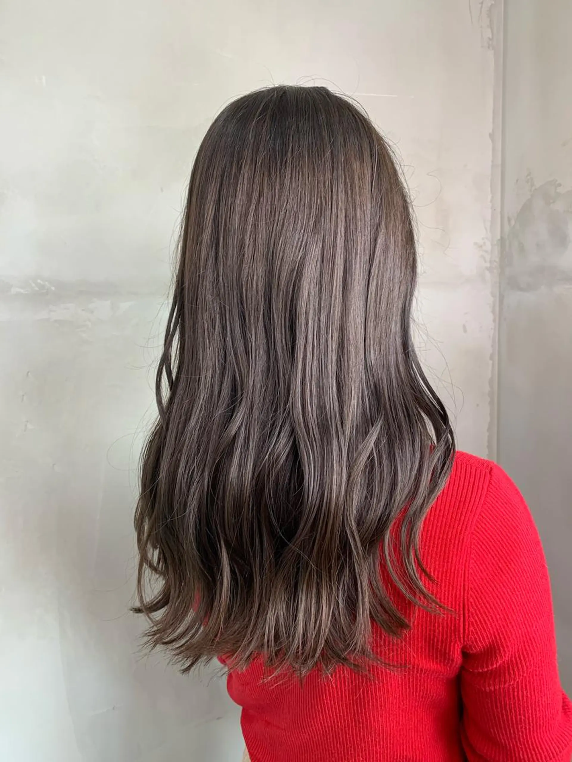 ロング カラー アッシュ バレイヤージュ ベージュカラー ブロンド ブルーカラー カット ヘアカラー トリートメント レイヤーカット/ 艶カラー/RYOMAのヘアスタイル