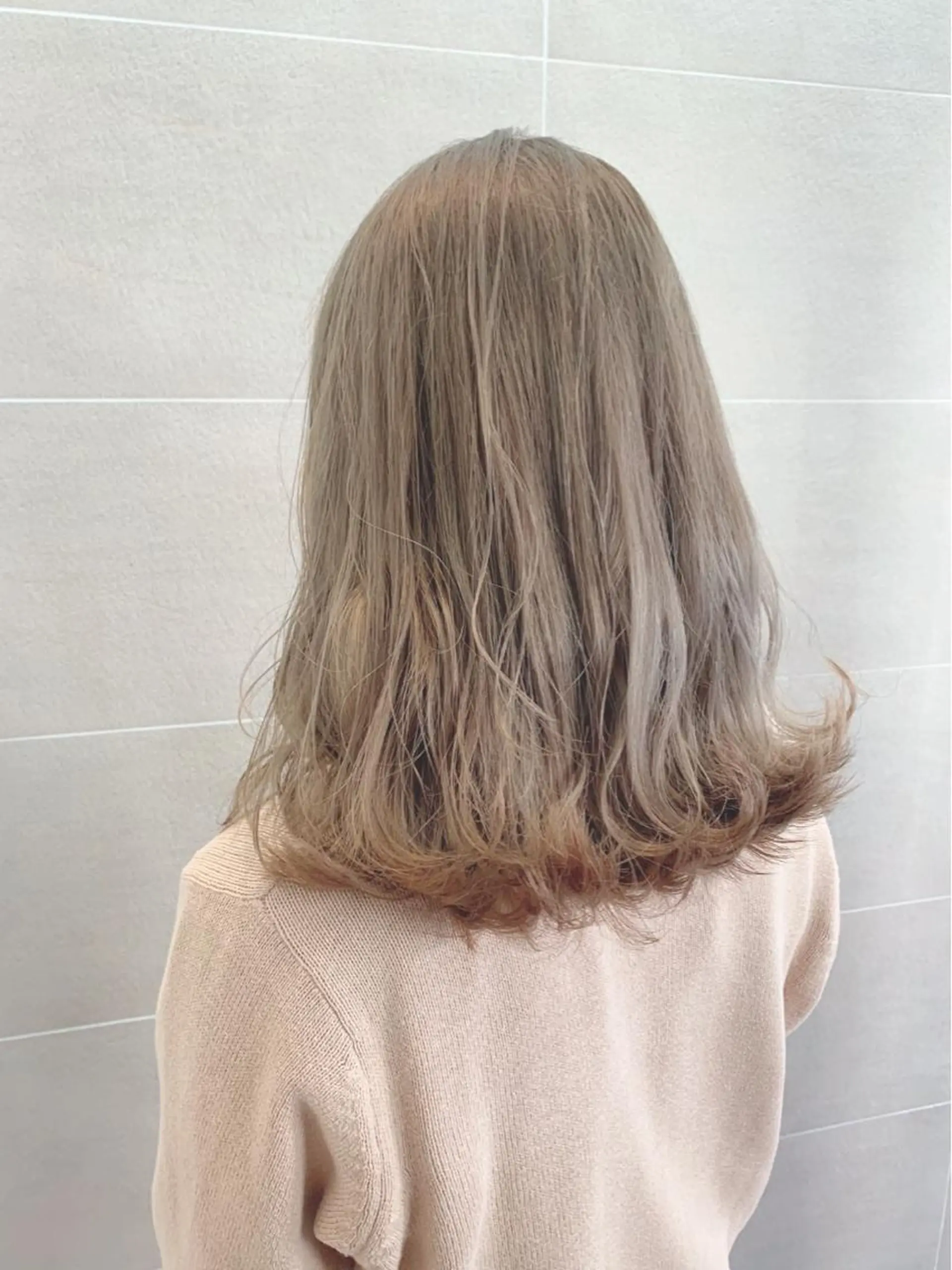 カラー ベージュカラー ブリーチ ミルクティーベージュ SALOWIN横浜所属・ﾚｲﾔｰ.ﾍｱｾｯﾄ 🤍宮本しおりのヘアスタイル