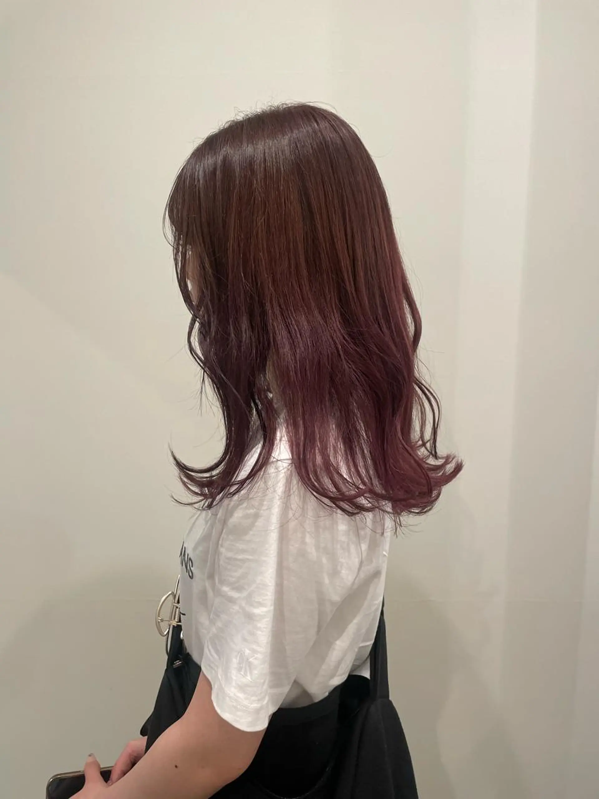 セミロング カラー ボルドーカラー レイヤーカット 渋谷 留菜のヘアスタイル