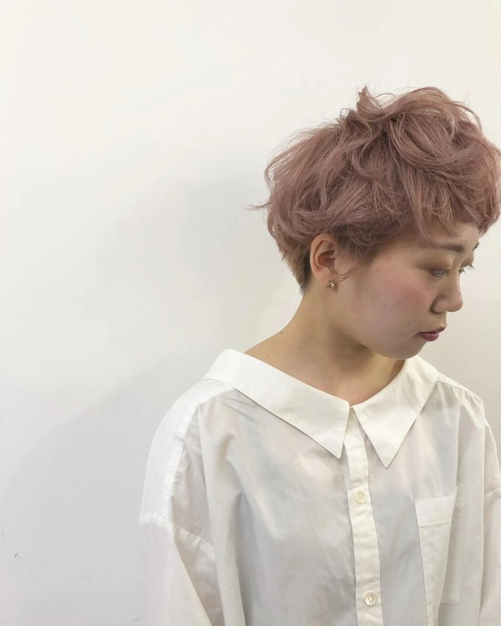 ショート カラー アッシュ ピンクカラー ピンクアッシュ ニシオカ タクヤのヘアスタイル