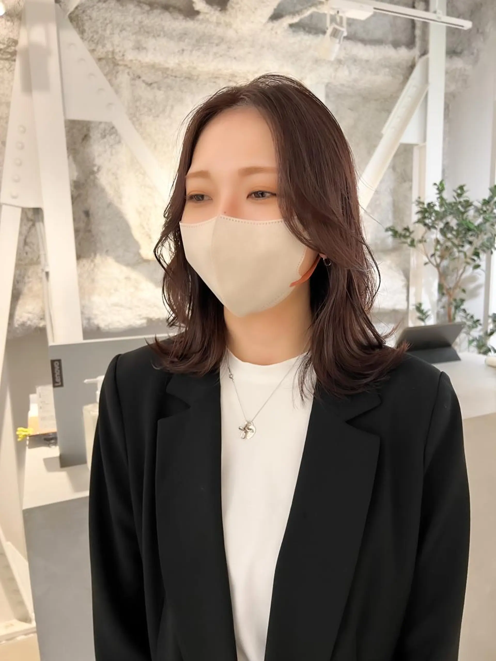 ミディアム パーマ ミディアムパーマ 外ハネヘア カット パーマ トリートメント レイヤーカットのプロ 大人ヘア宮森貴志のヘアスタイル