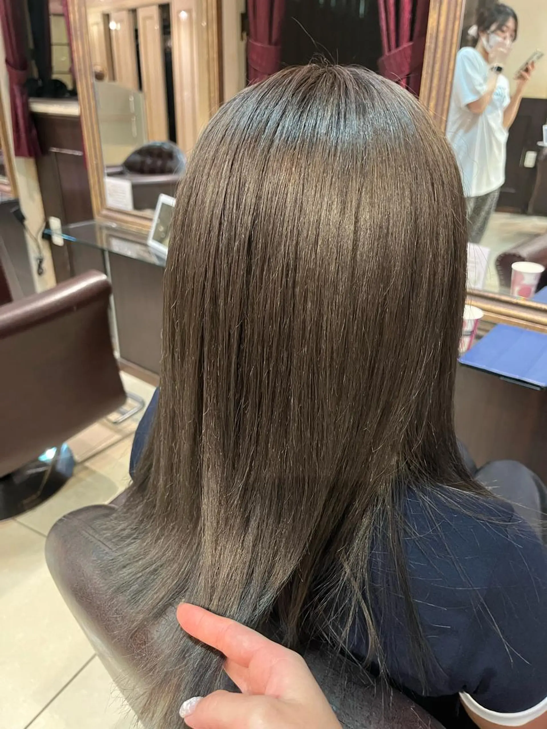 セミロング カラー 秋澤 楓のヘアスタイル