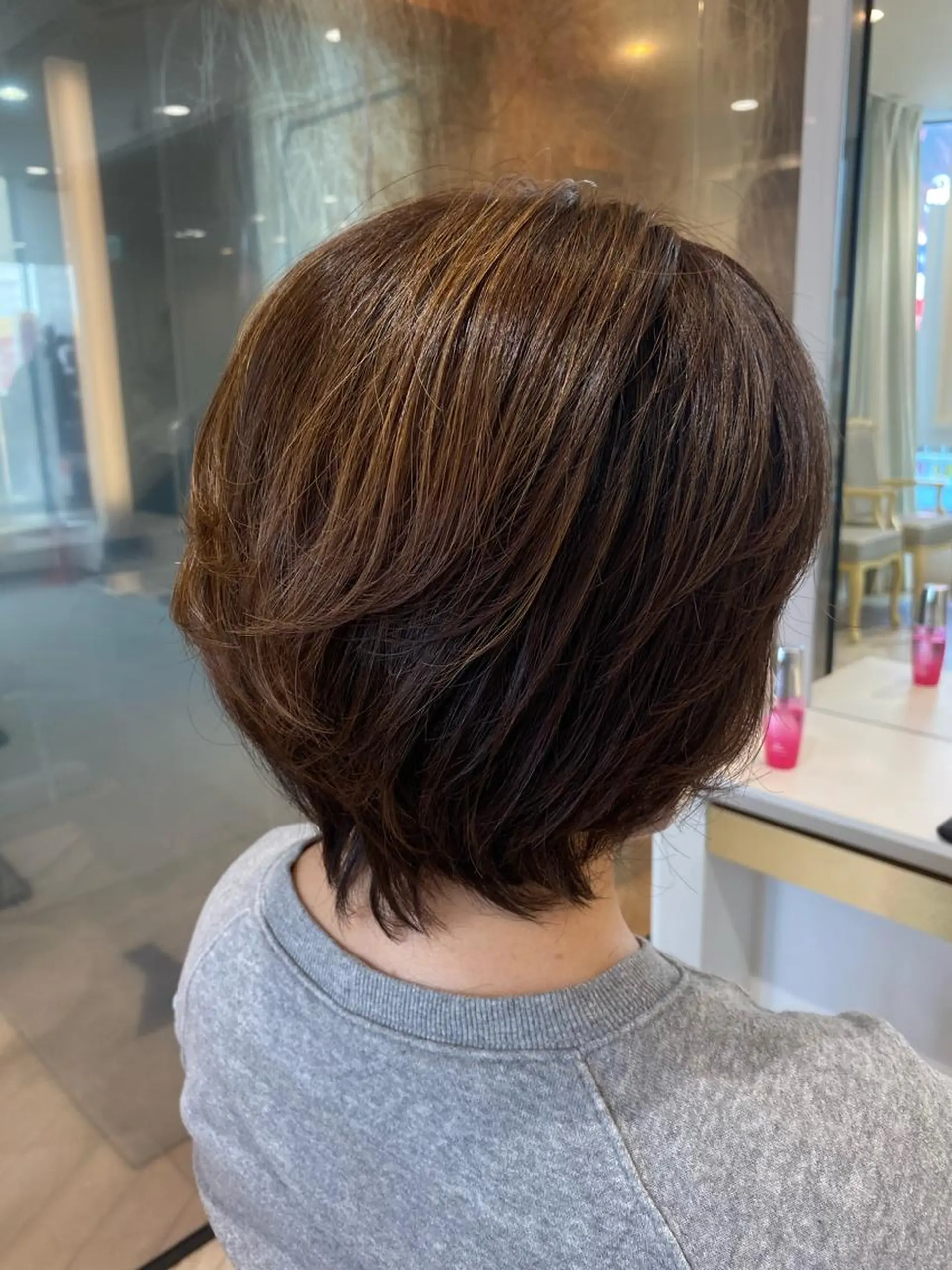 ショート カラー ハイライトカラー ハイライト レイヤーカット 小顔レイヤー/ ベージュ🤍Rieのヘアスタイル