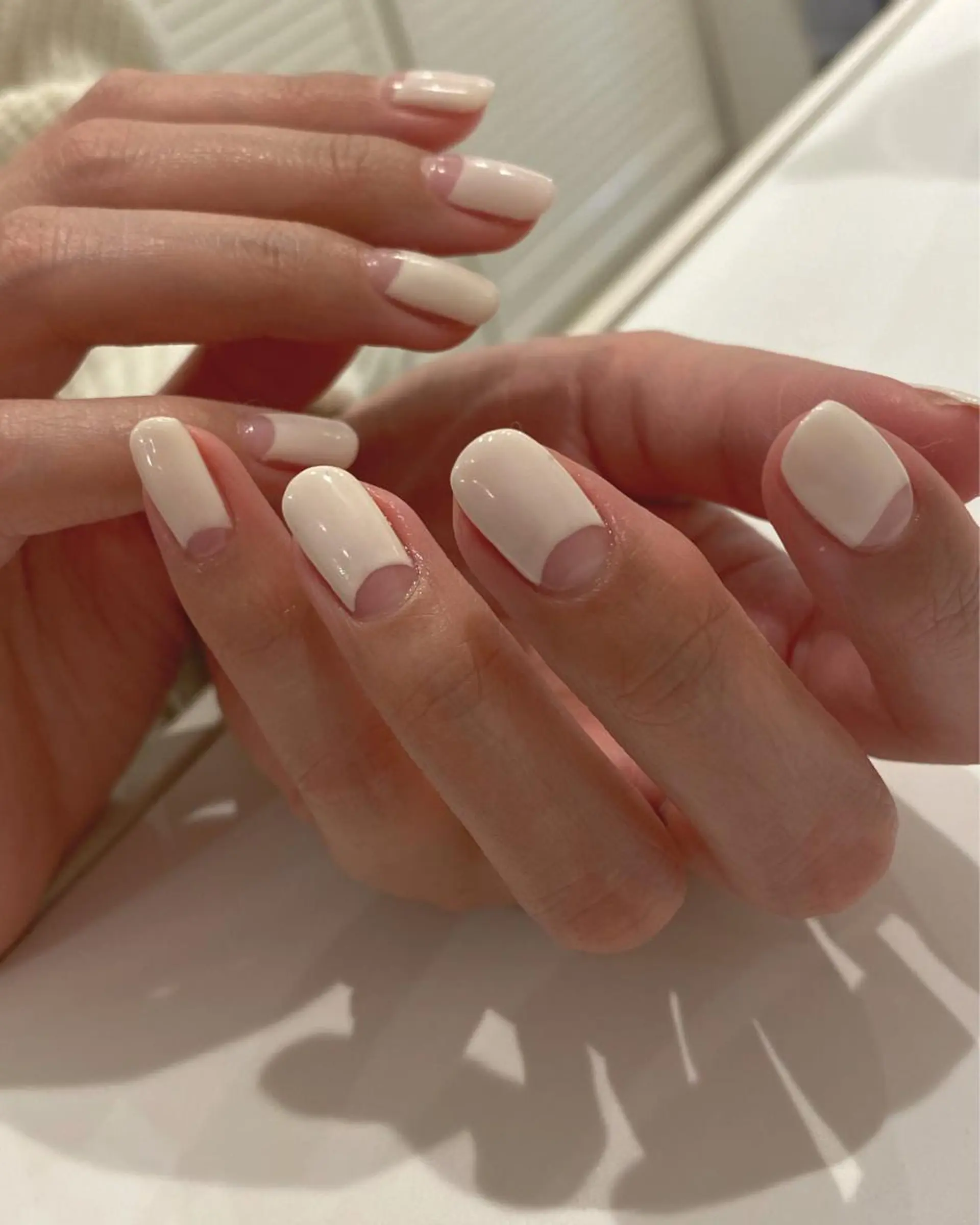 ネイル フレンチネイル 逆フレンチ ハンドネイル Ann nailのネイルデザイン