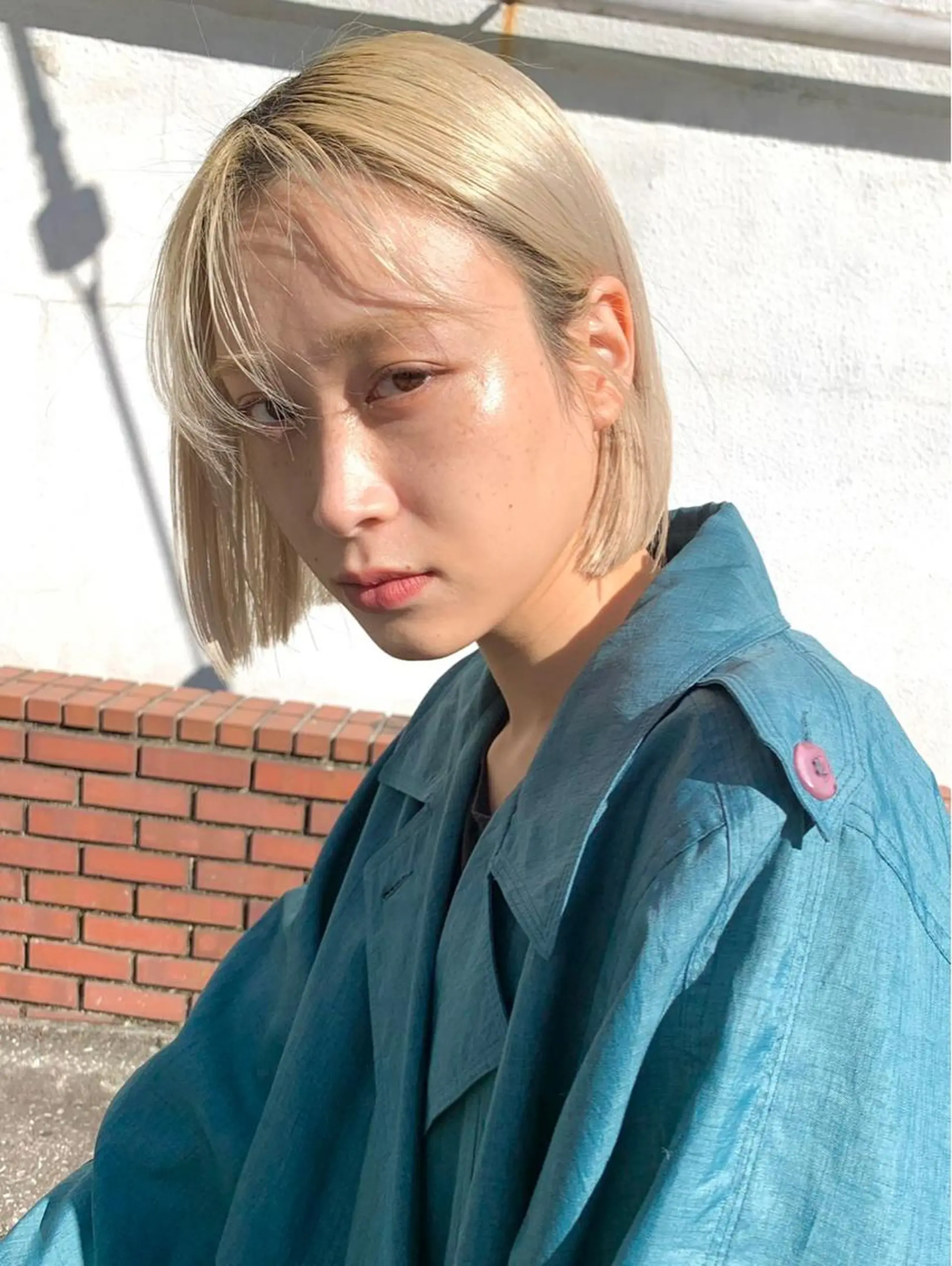ショート カラー ベージュカラー ブリーチ 退色まで透明感ある ダブルカラー/リクのヘアスタイル