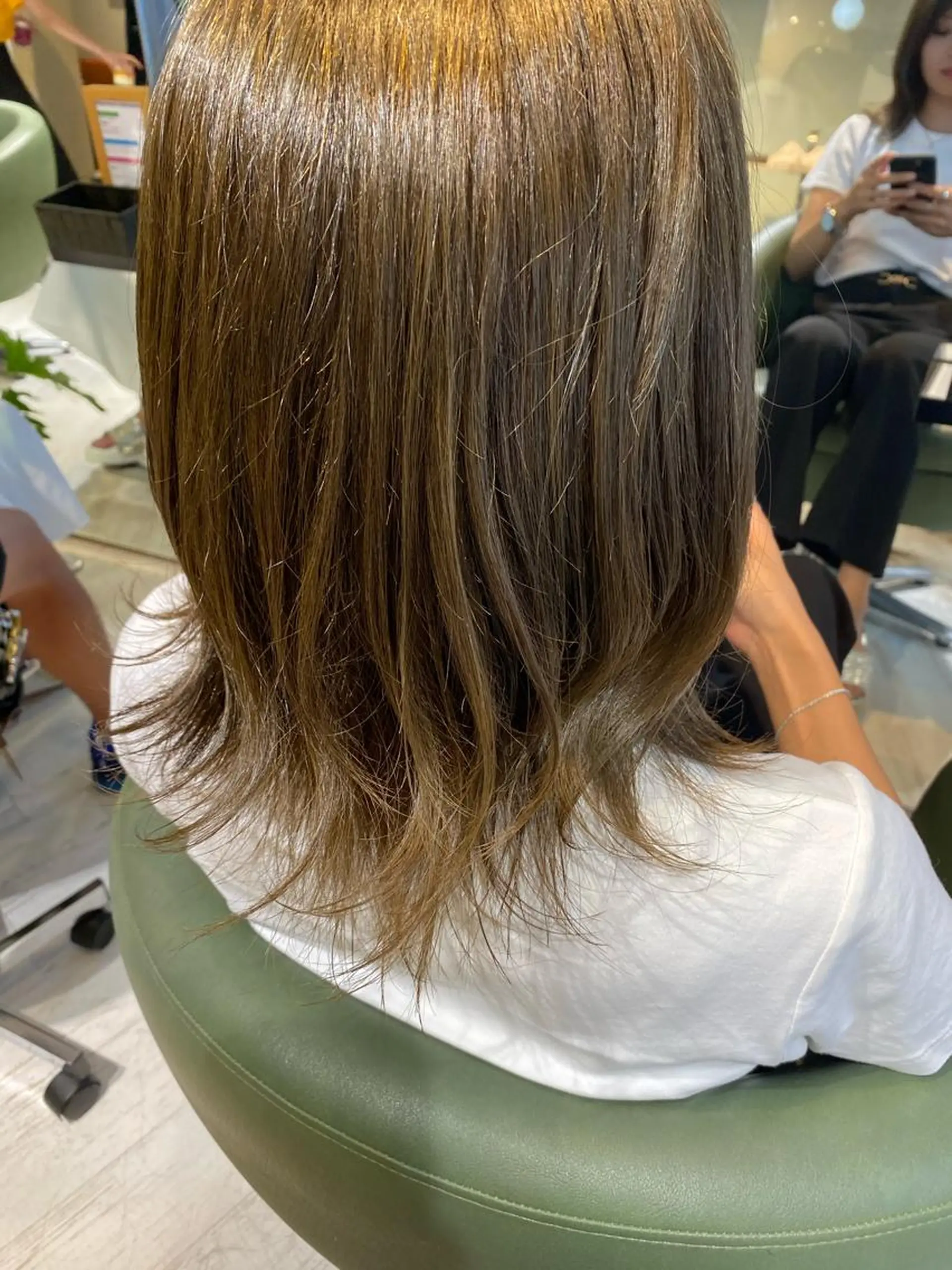 ミディアム カラー 中尾 綺のヘアスタイル