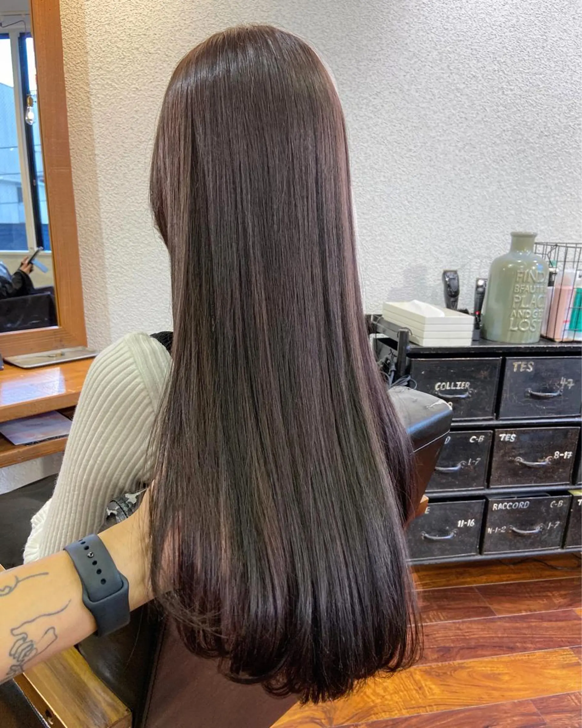 ロング カラー アッシュ ケアカラー 透明感カラー ハイライトカラー インナーカラー 岡本康平/ボブ/ブリ ーチ/似合わせカットのヘアスタイル