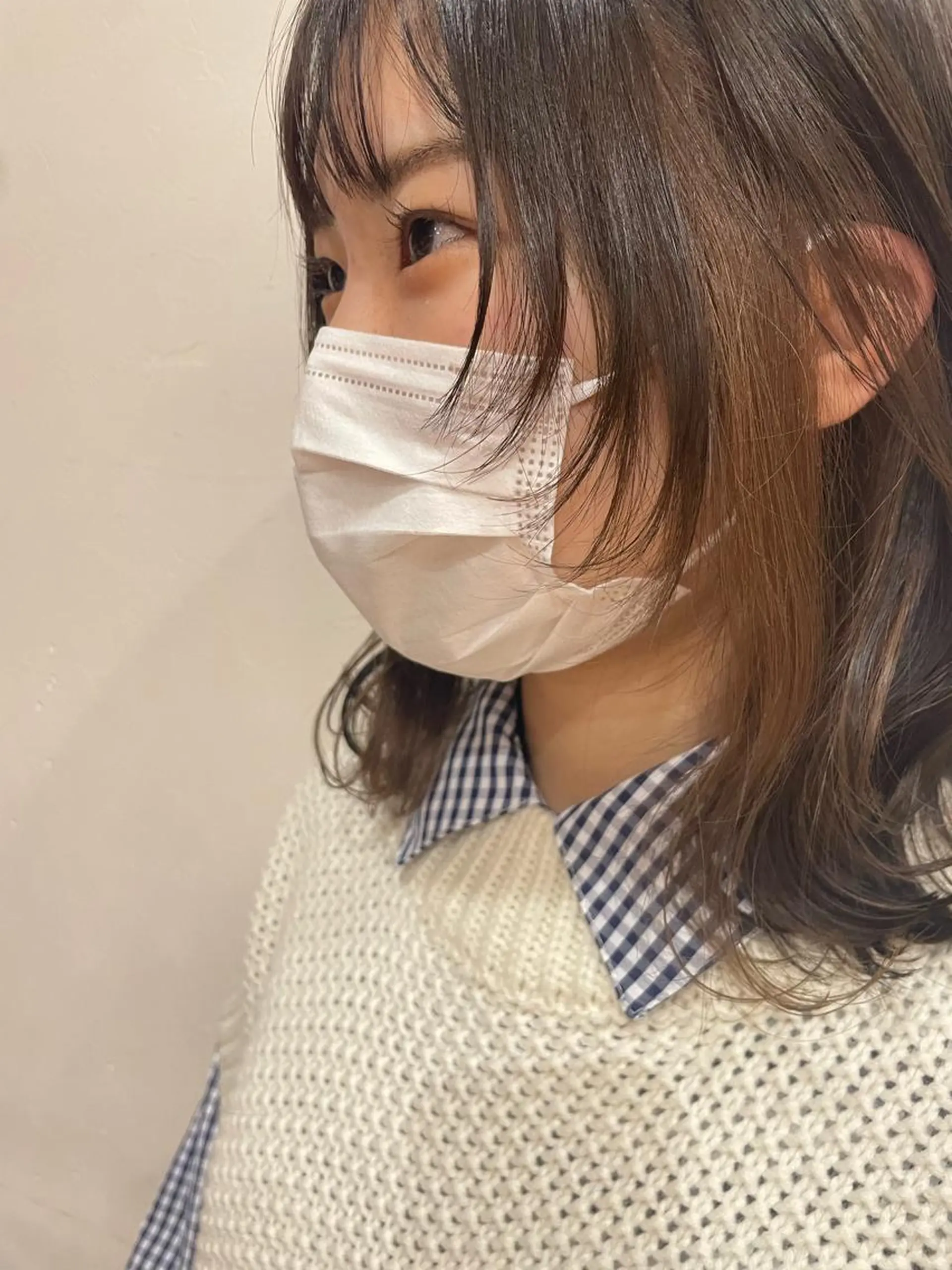 ミディアム カラー ベージュカラー 顔まわりレイヤー レイヤーカット Freez オオヤブ カホのヘアスタイル