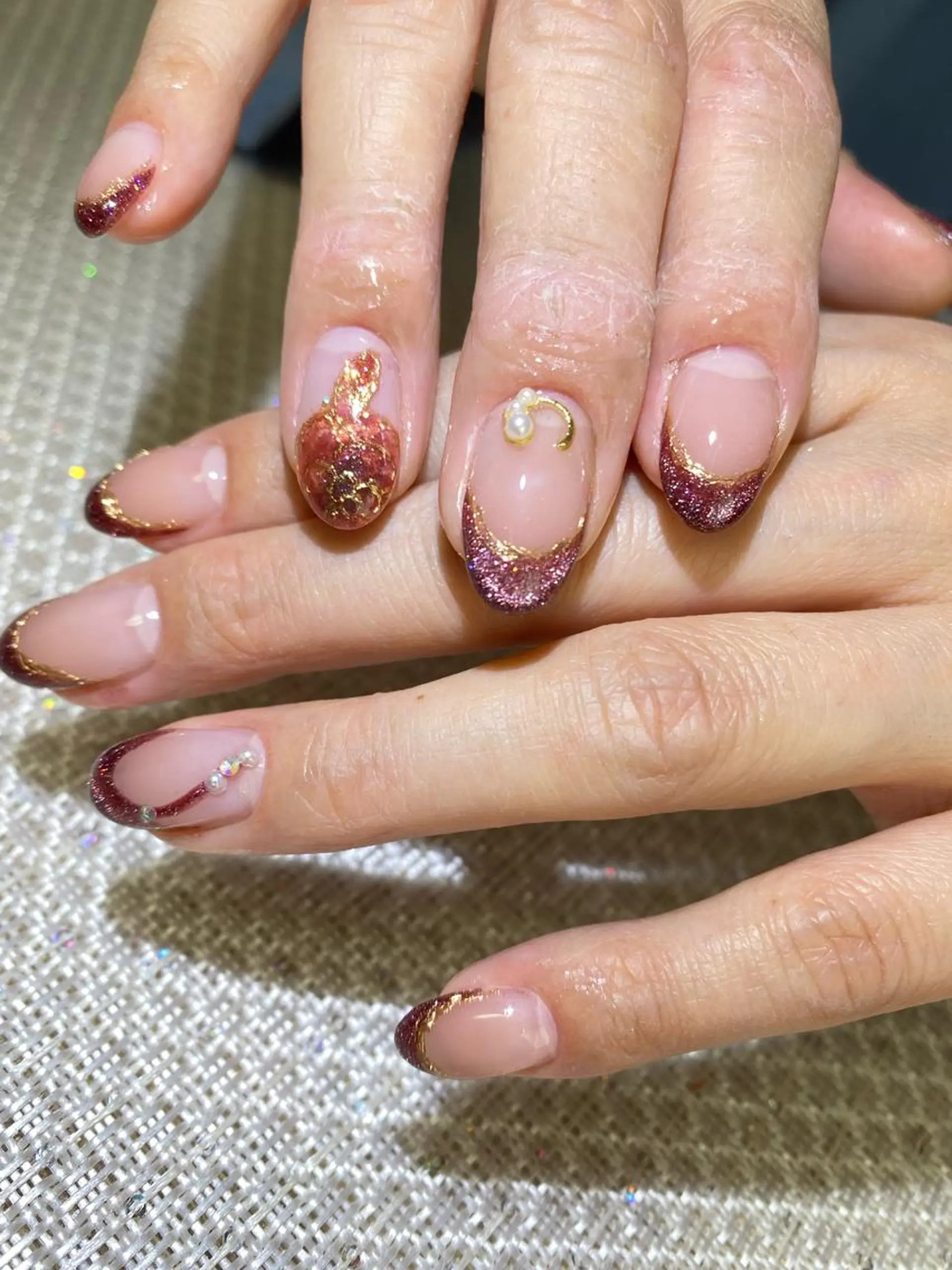 ネイル ボルドー フレンチネイル ガラスフレンチ ハート マグネットネイル Esthetic Will所属・will 有希のネイルデザイン