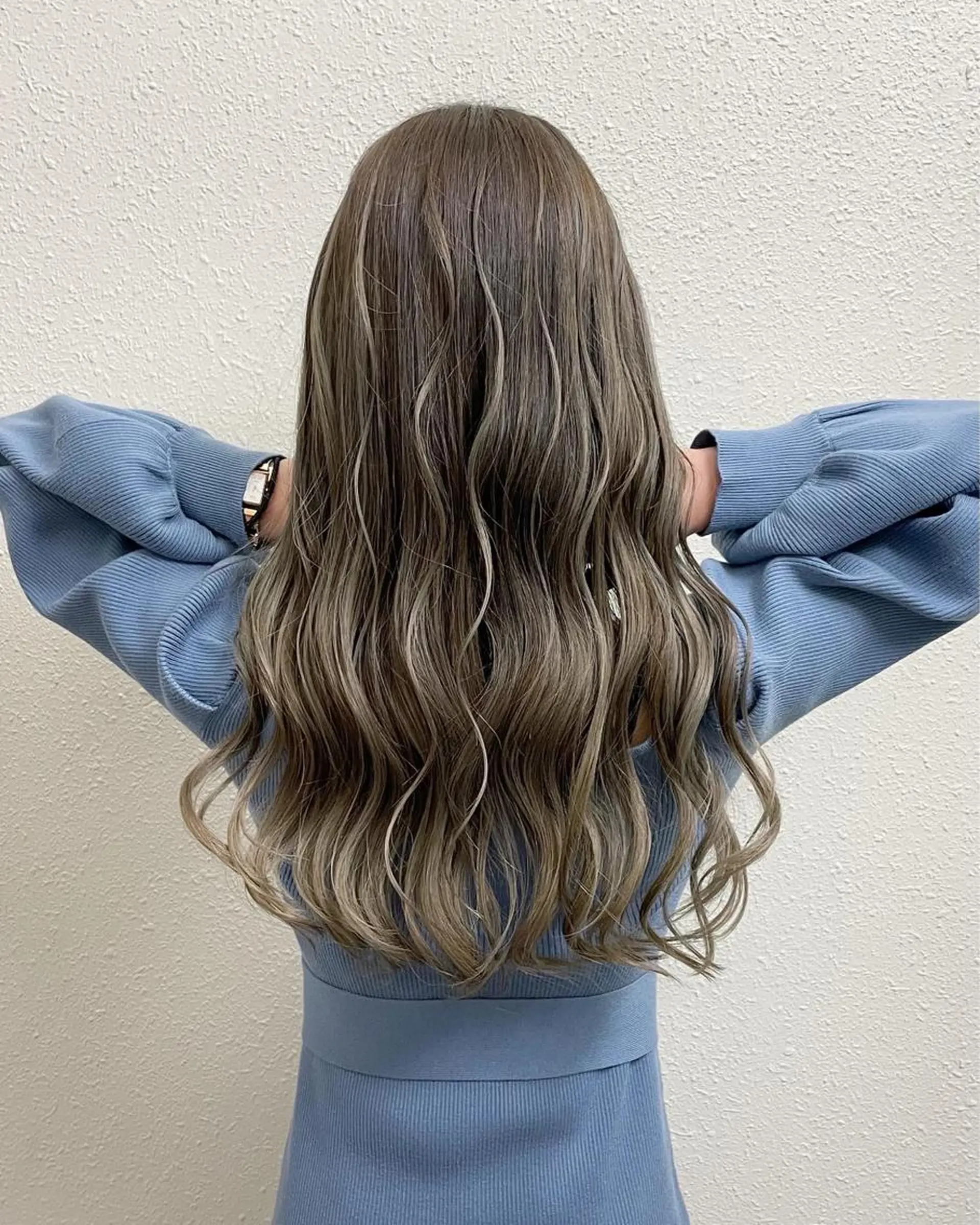 ロング カラー アッシュ アッシュグレー アッシュグレージュ バレイヤージュ ベージュカラー カット ヘアカラー グレージュ💎 神戸孝哉のヘアスタイル