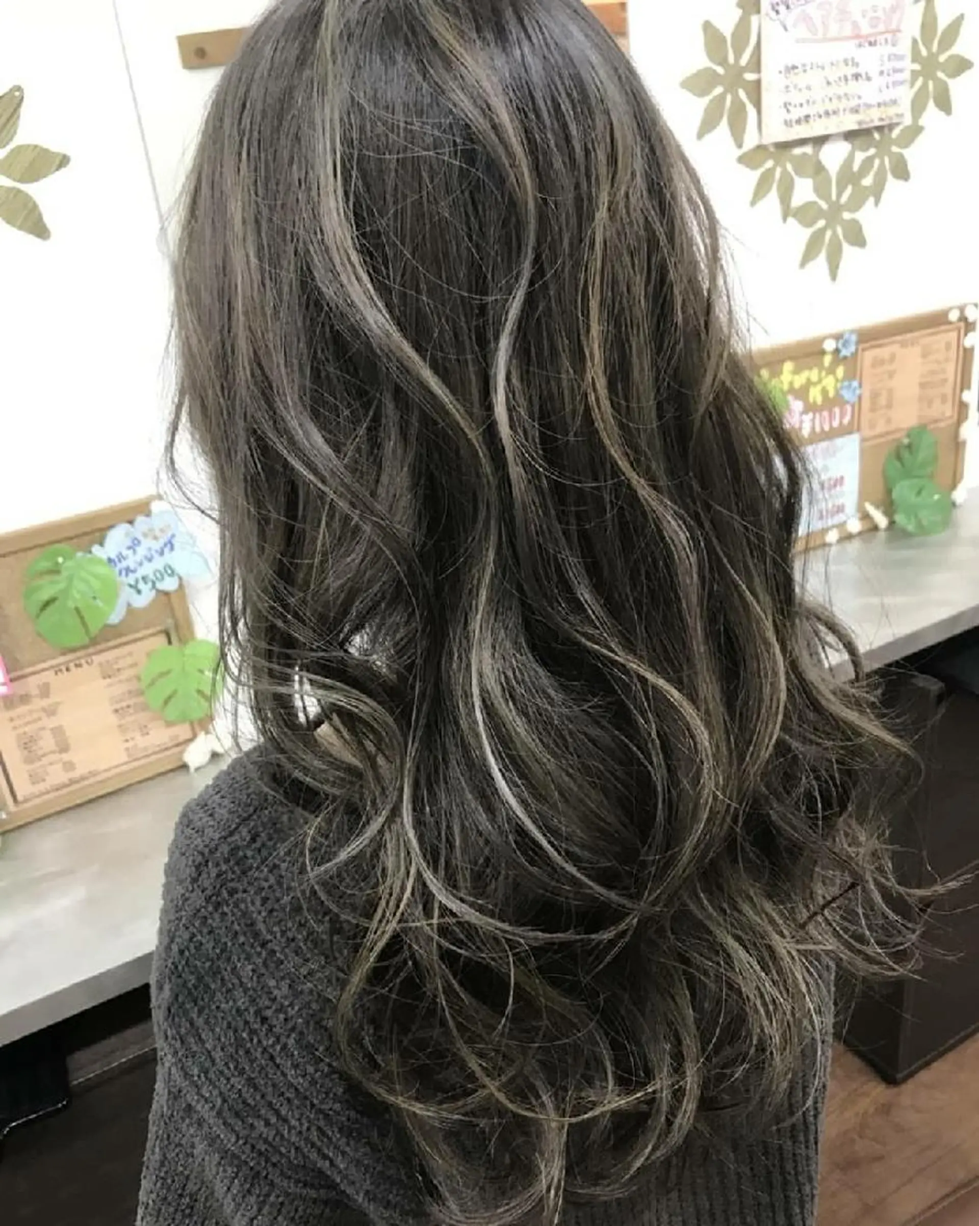 ロング カラー ハイライト 透明感カラー松本のヘアスタイル