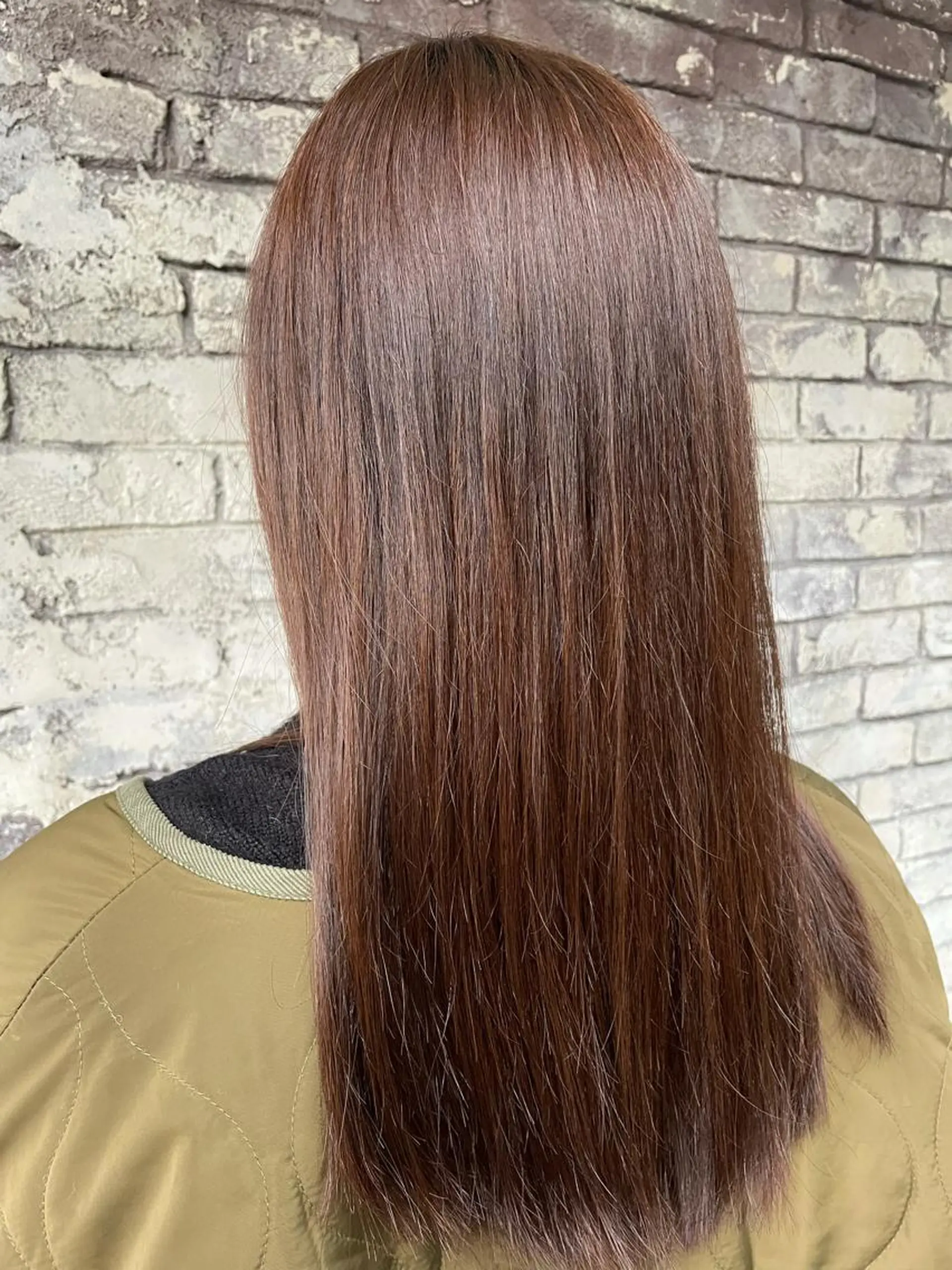 セミロング ヘアカラー 芥川 未優のヘアスタイル