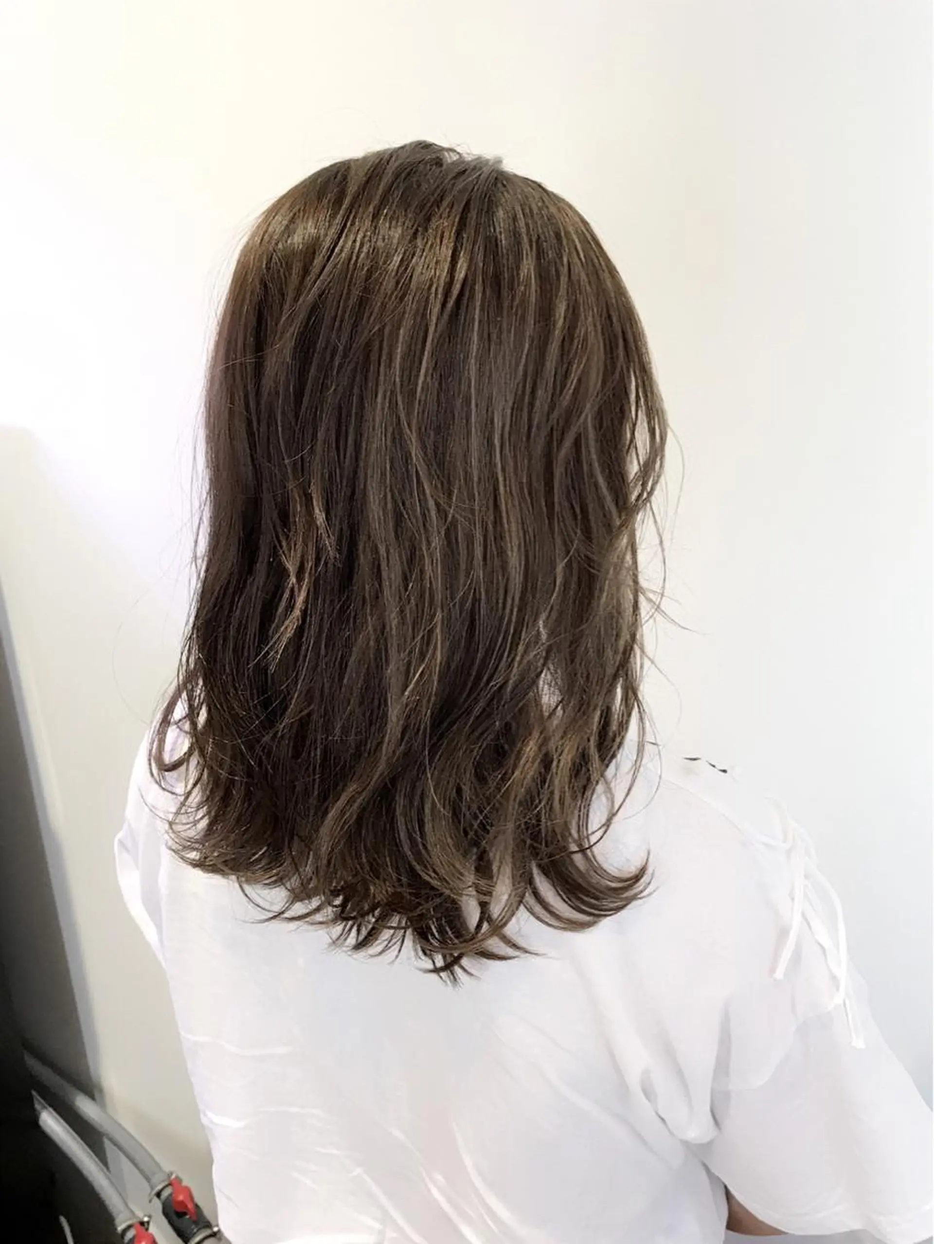 セミロング カラー 土井 浩輔のヘアスタイル