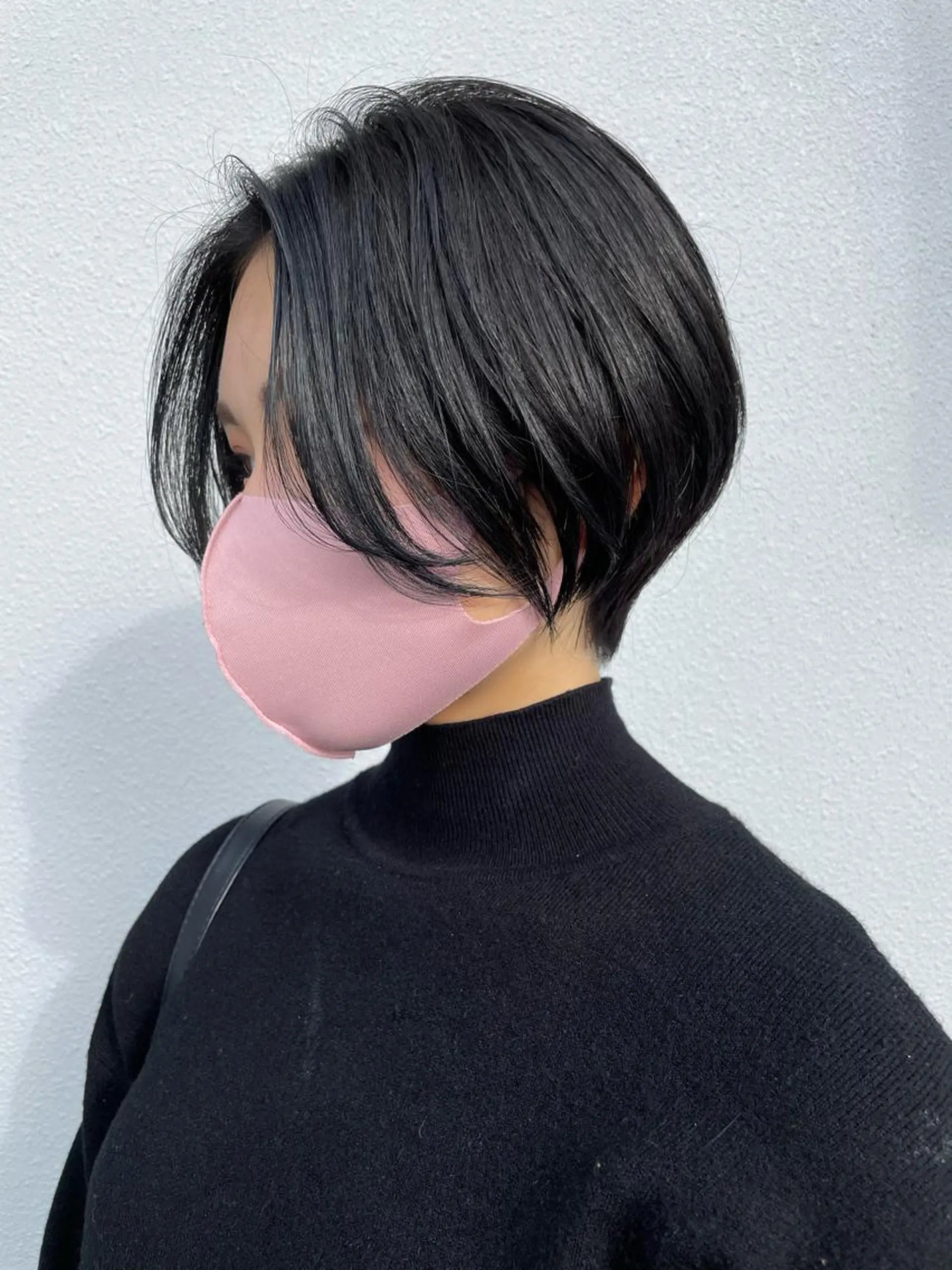 ショート 切りっぱなしボブ ショートボブ ハンサムショート 丸みショート アッシュ カット ヘアカラー トリートメント モテ髪/ボブ/ショー ト/アダチフウトのヘアスタイル