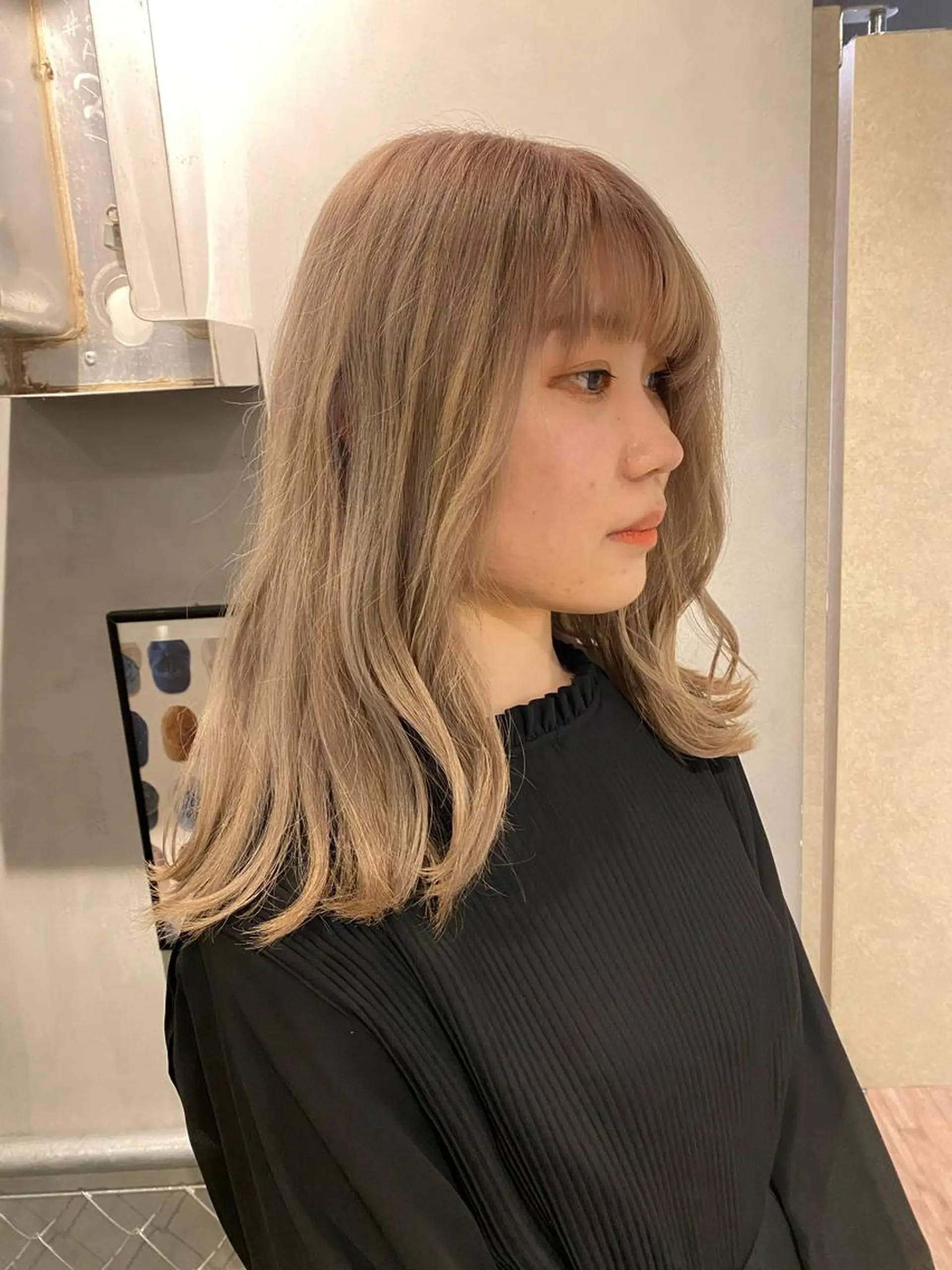 セミロング カラー ブリーチ ブロンド ホワイトブロンド MIYU💋💖 〈XENA渋谷本店〉のヘアスタイル