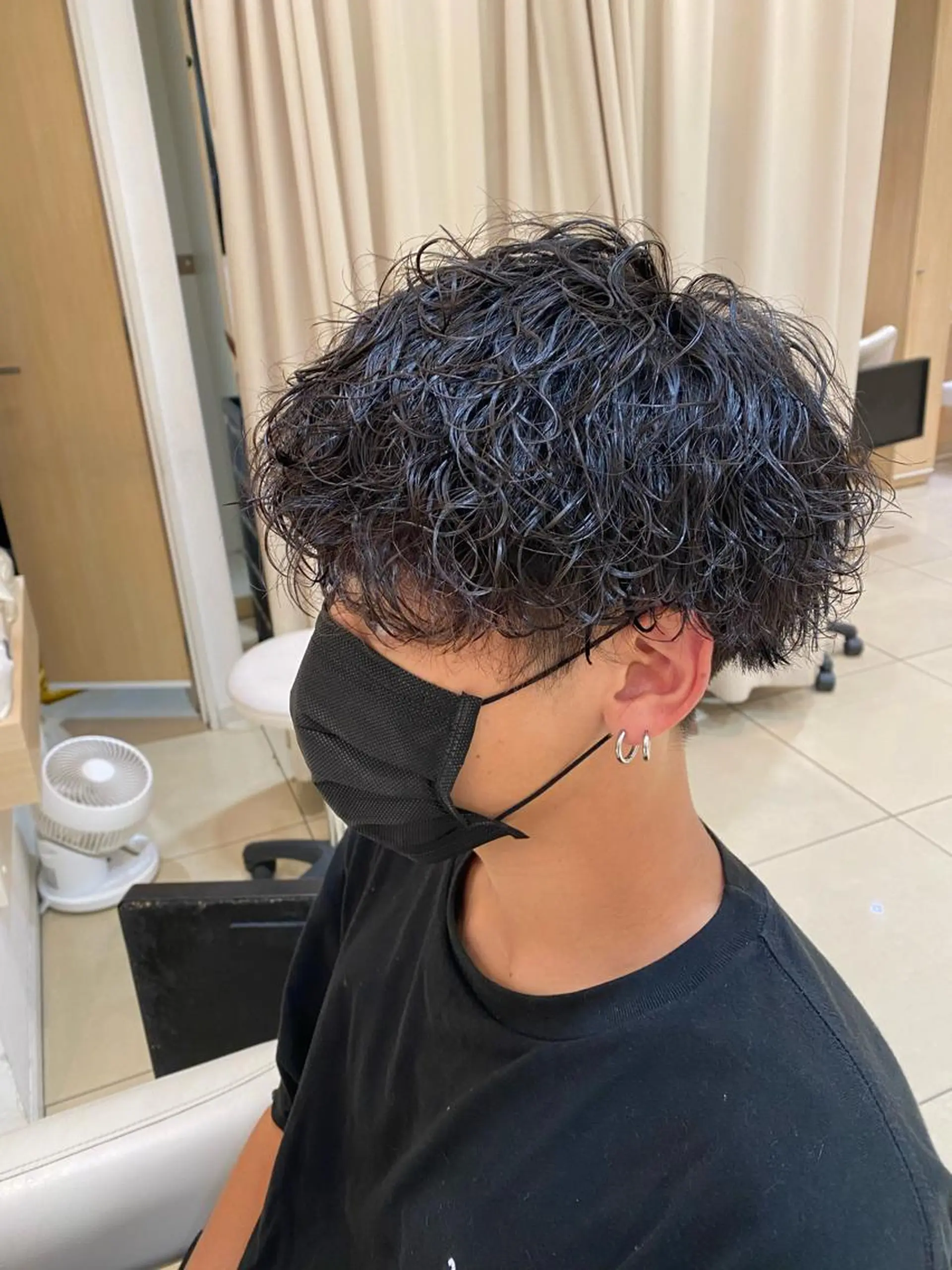 ミディアム パーマ メンズ カット パーマ メンズ特化型美容師 栗山勇人のヘアスタイル