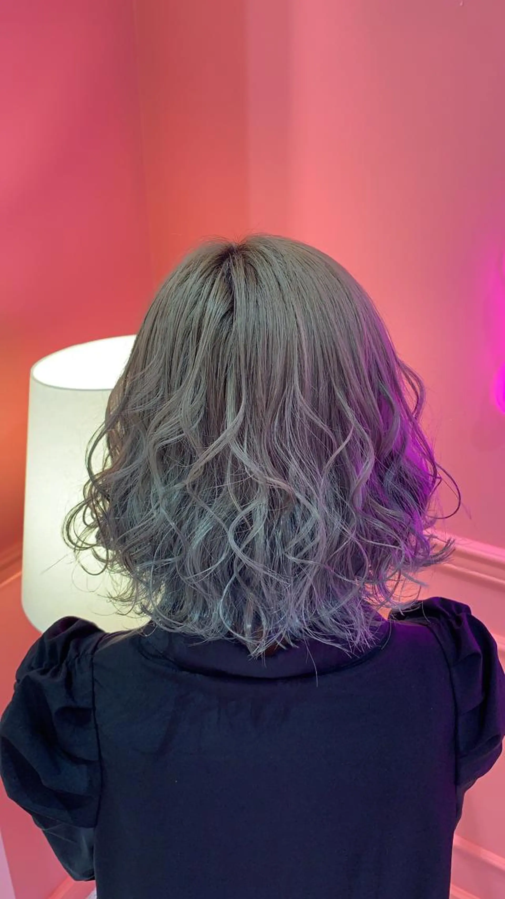 ショート カラー ヘアカラー トリートメント 切りっぱなしボブ レイヤー/縮毛矯正のヘアスタイル