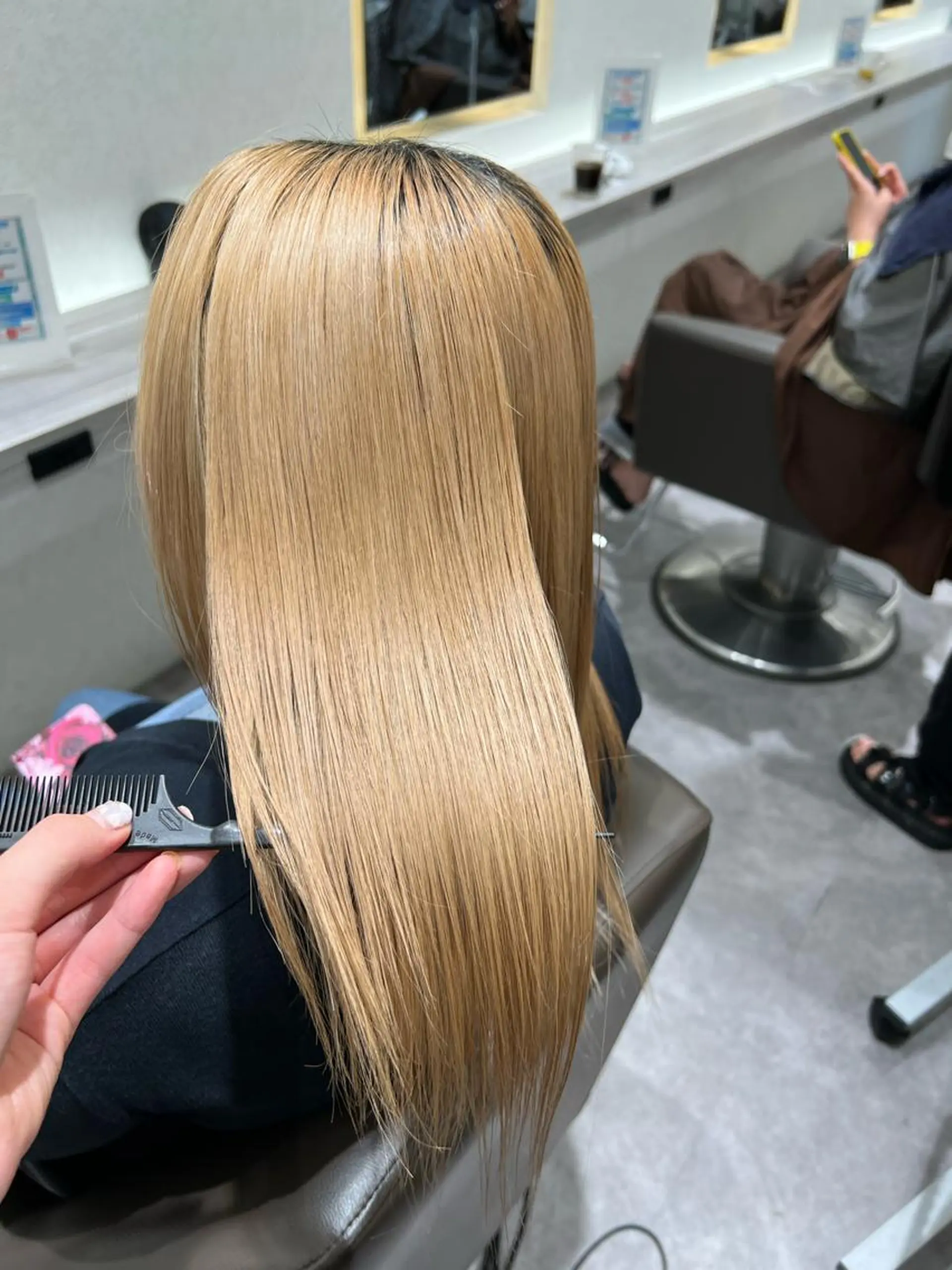 ミディアム 宮下 志織のヘアスタイル