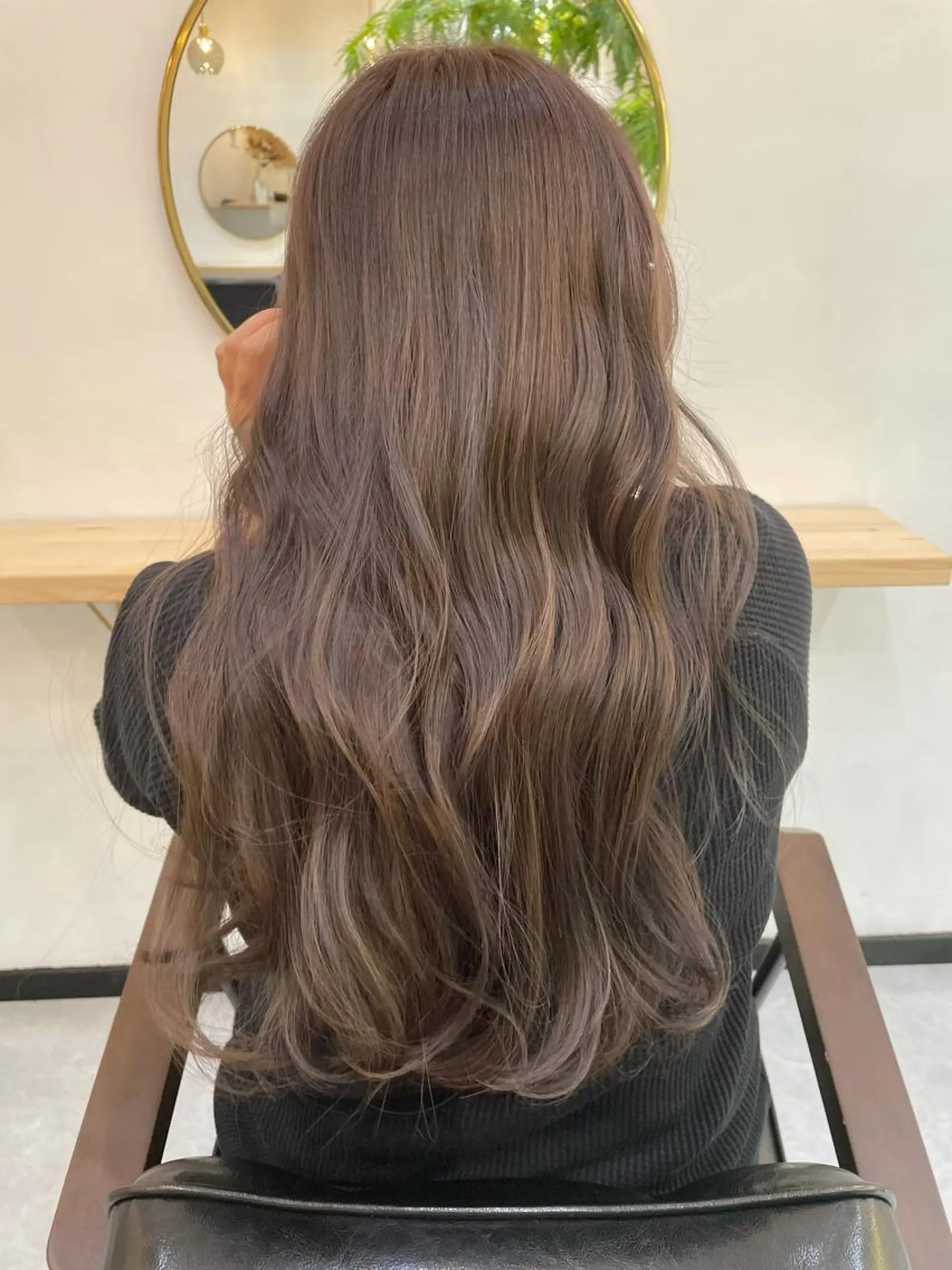 ロング カラー 高梨 菜々のヘアスタイル