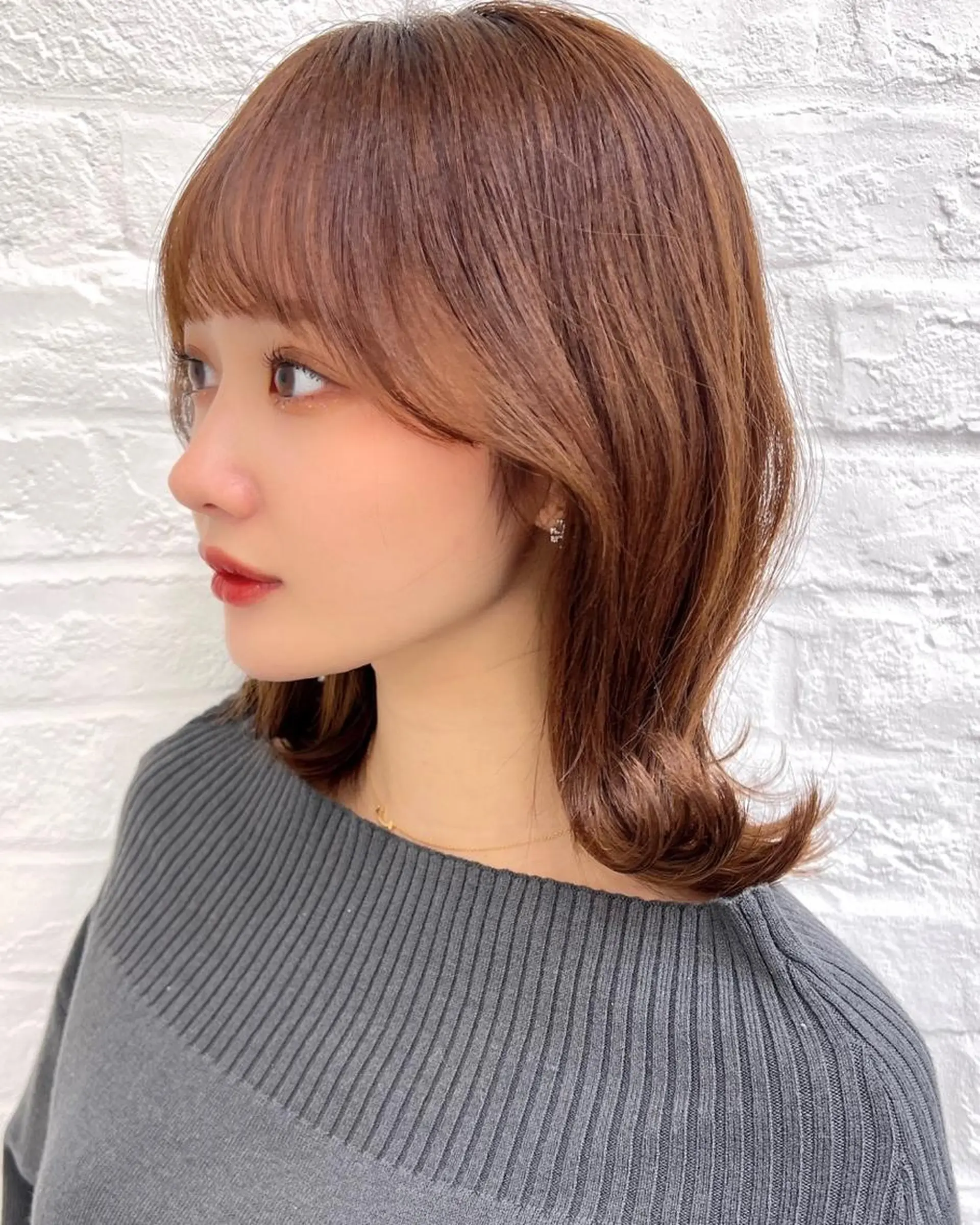 ミディアム カラー ヘアアレンジ イヤリングカラー インナーカラー くびれヘア 顔周りカット 韓国風ヘア カット ヘアカラー トリートメント ヘアセット 骨格別小顔カット/ 顔周りカット/金井のヘアスタイル
