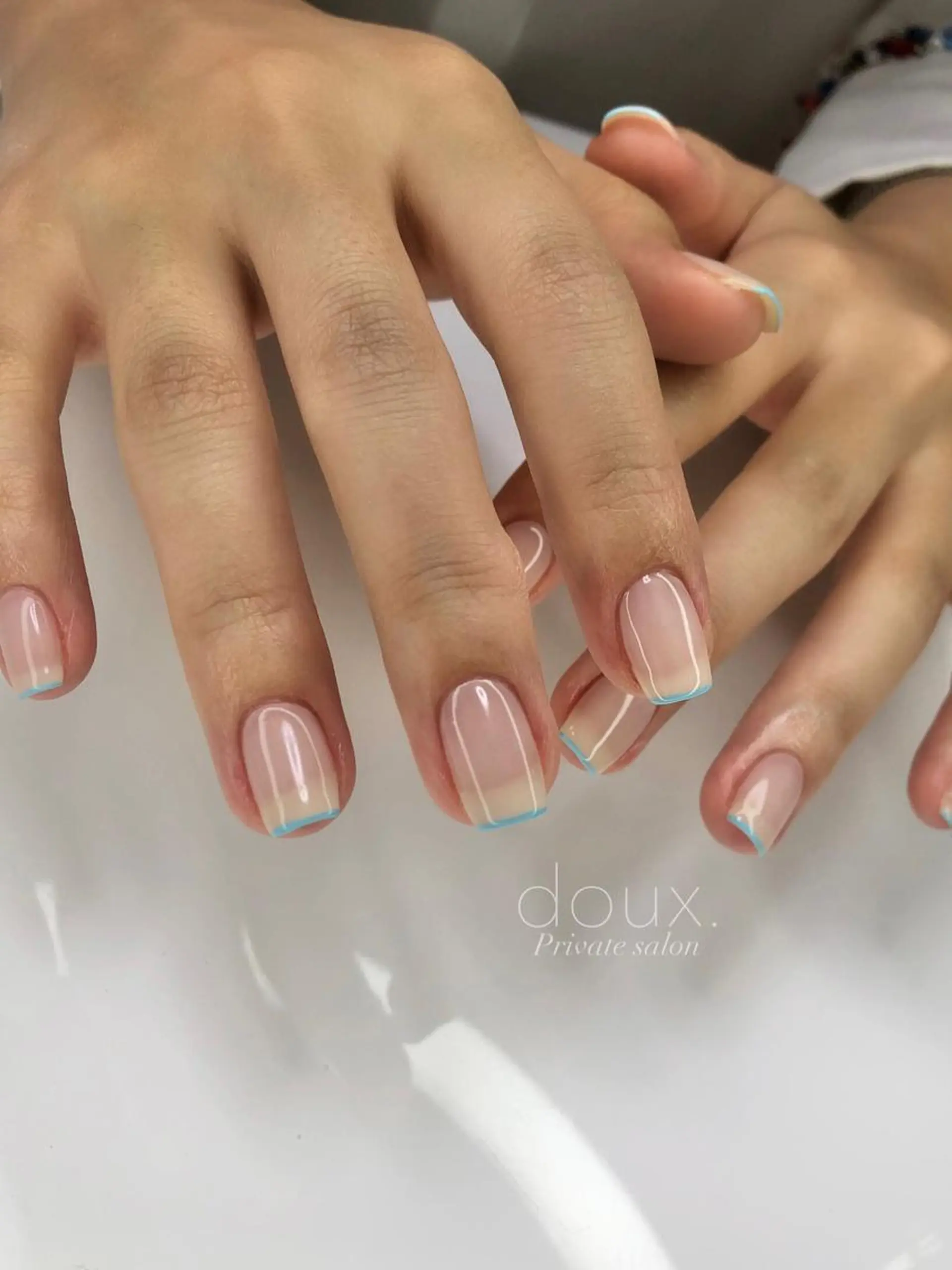 ネイル ブルー フレンチネイル パステルネイル 春ネイル ワンホンネイル ハンドネイル doux. nailのネイルデザイン