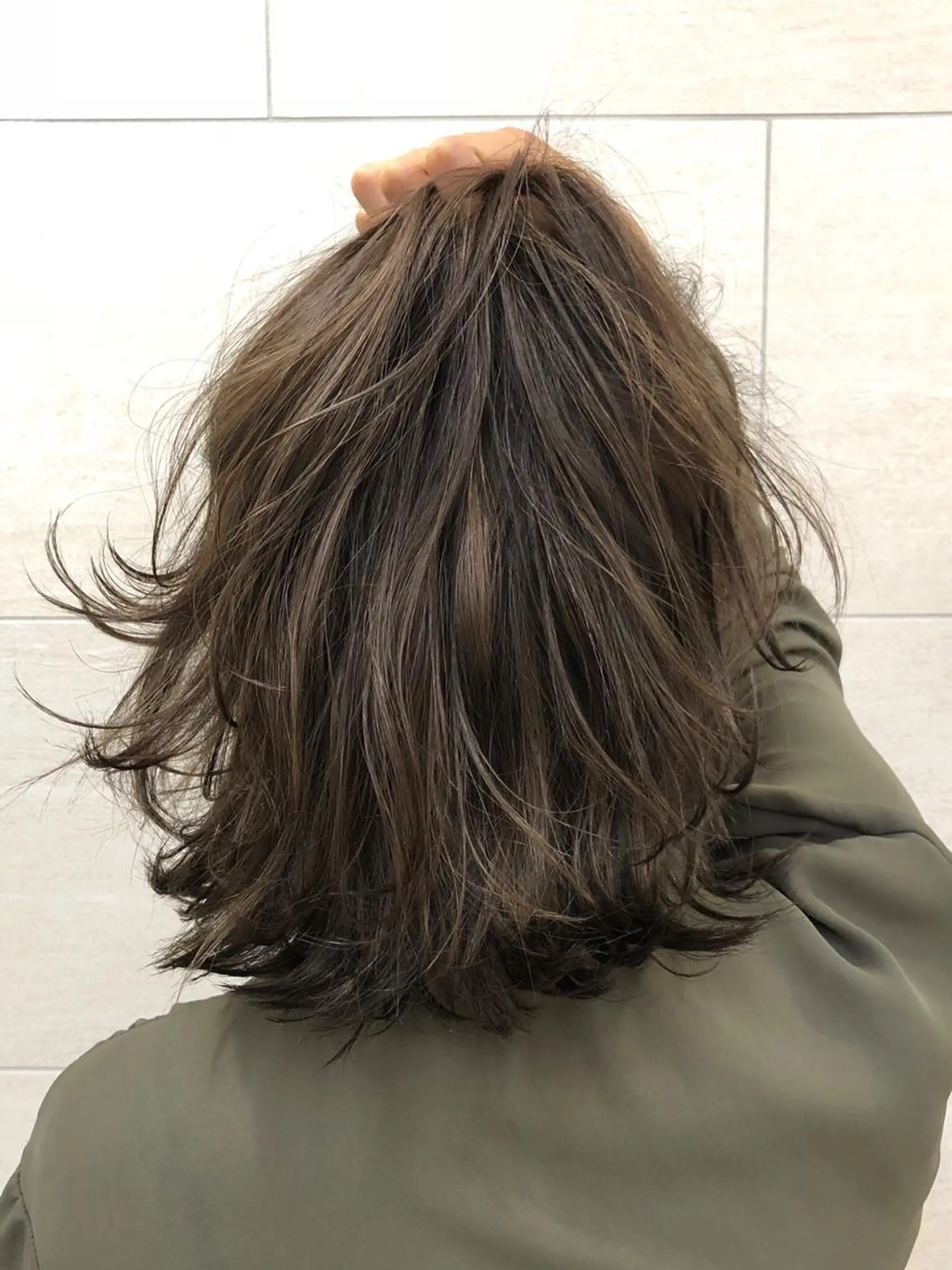 ミディアム カラー 切りっぱなしボブ グラデーションカラー グレージュ ボブ カット ヘアカラー トリートメント 似合わせ/小顔カット 🔷山方直也のヘアスタイル