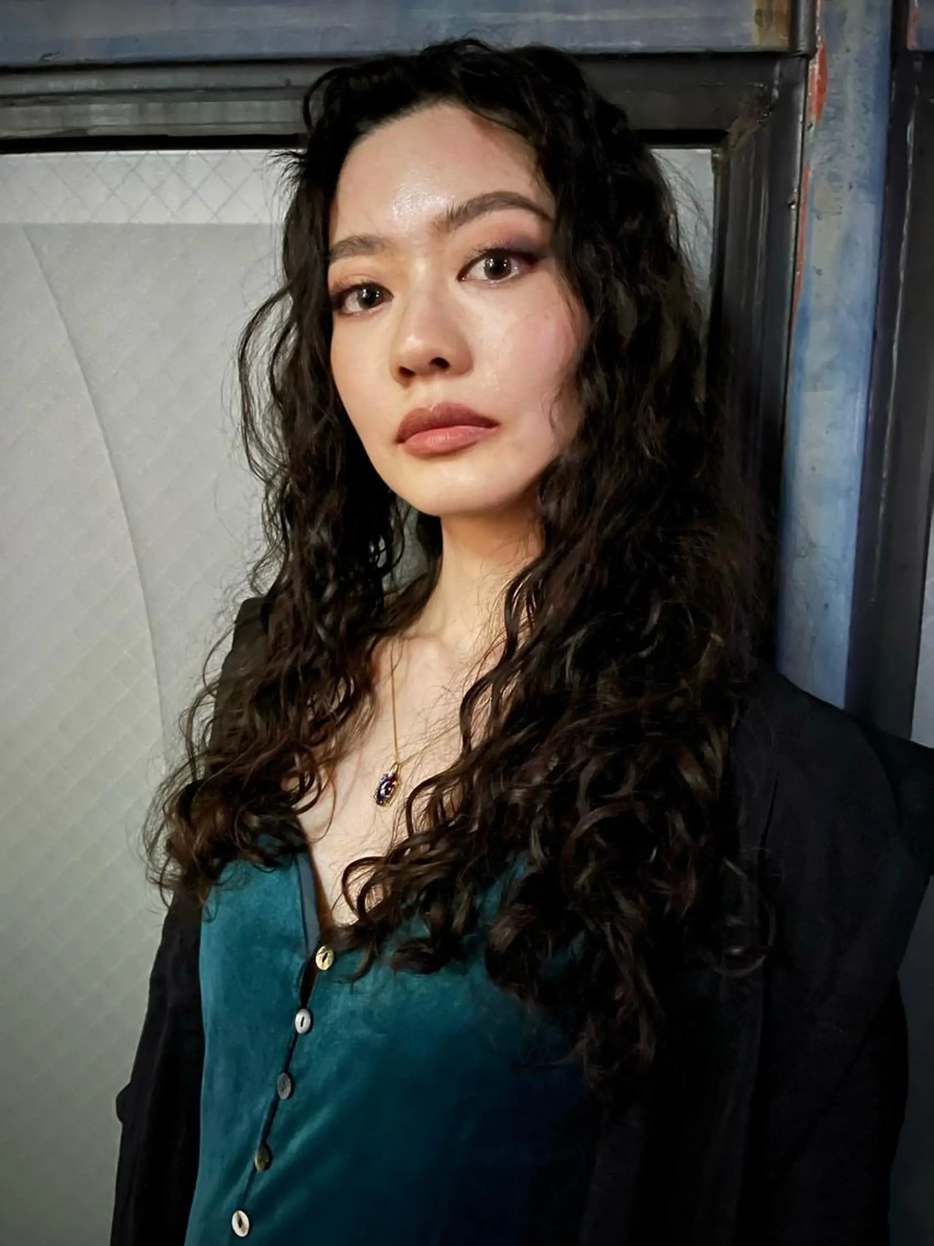ロング パーマ ハイライト レイヤーカット 縮毛矯正 刈り上げ ウルフカット Koichi Satoのヘアスタイル
