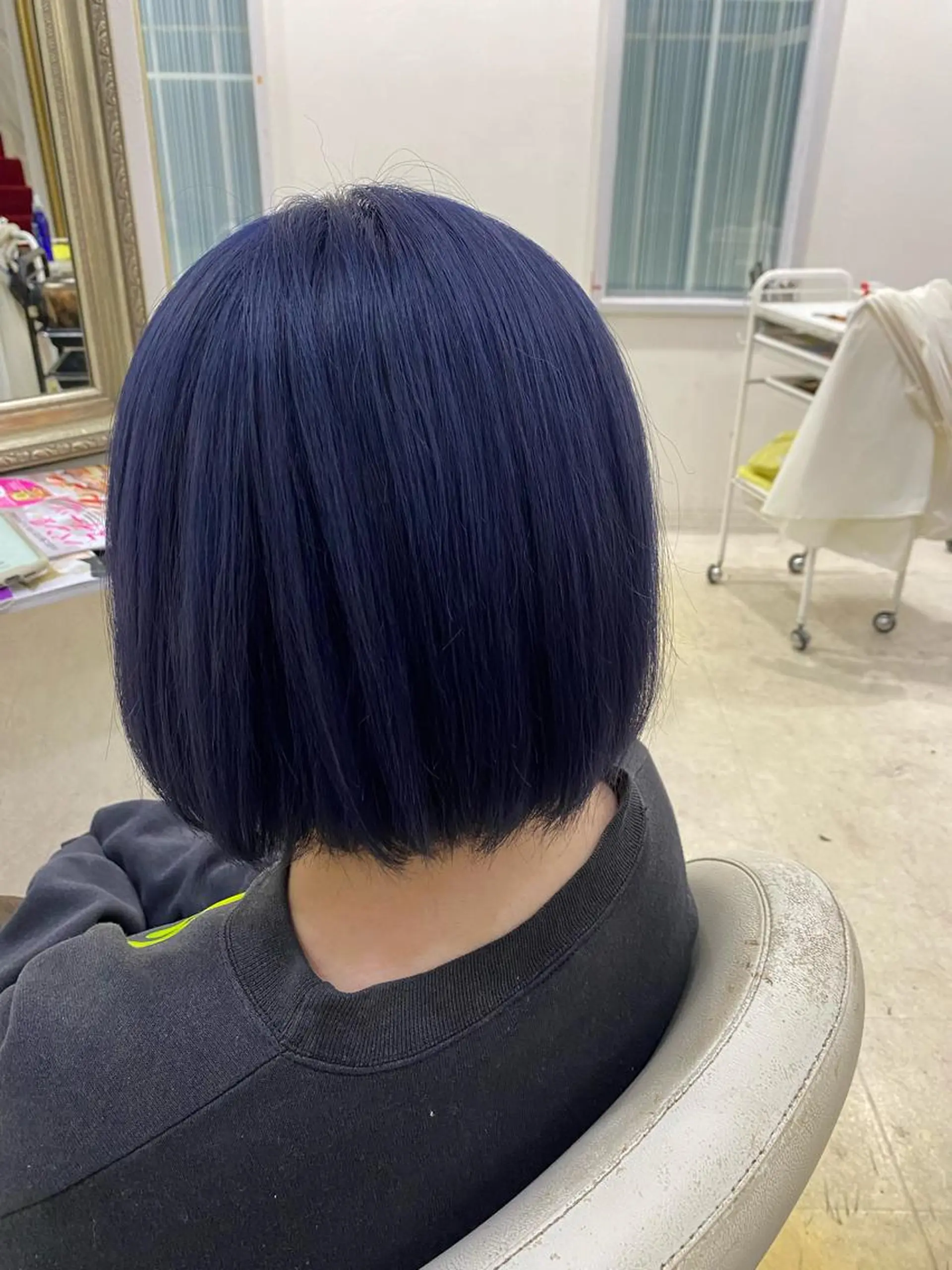 カラー ブリーチ ブルーカラー ネイビーカラー いんかろーず所属・羽澤 亨威【髪質改善】のヘアスタイル