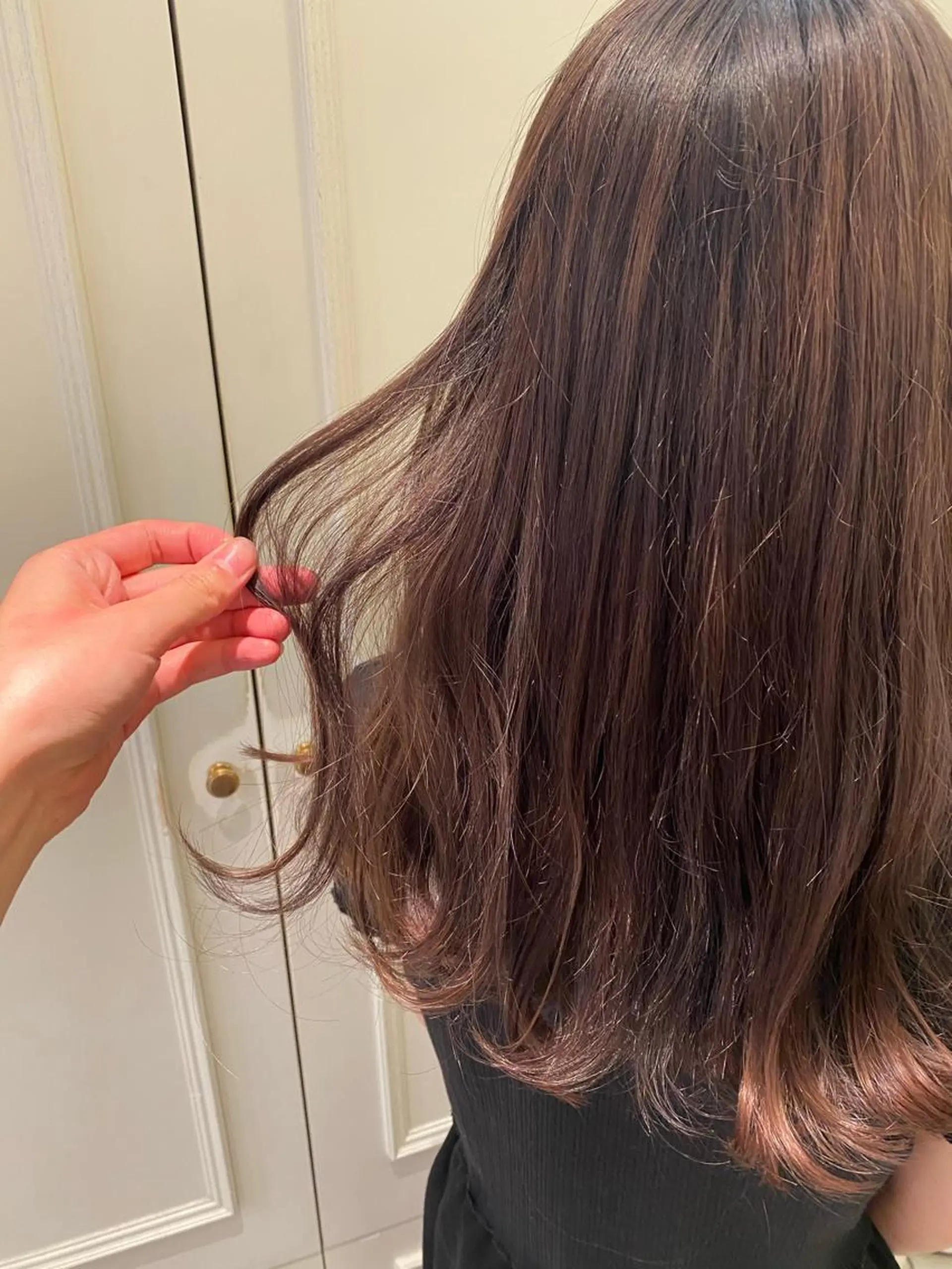 セミロング カラー ベージュカラー ヘアカラー 大久保 愛のヘアスタイル