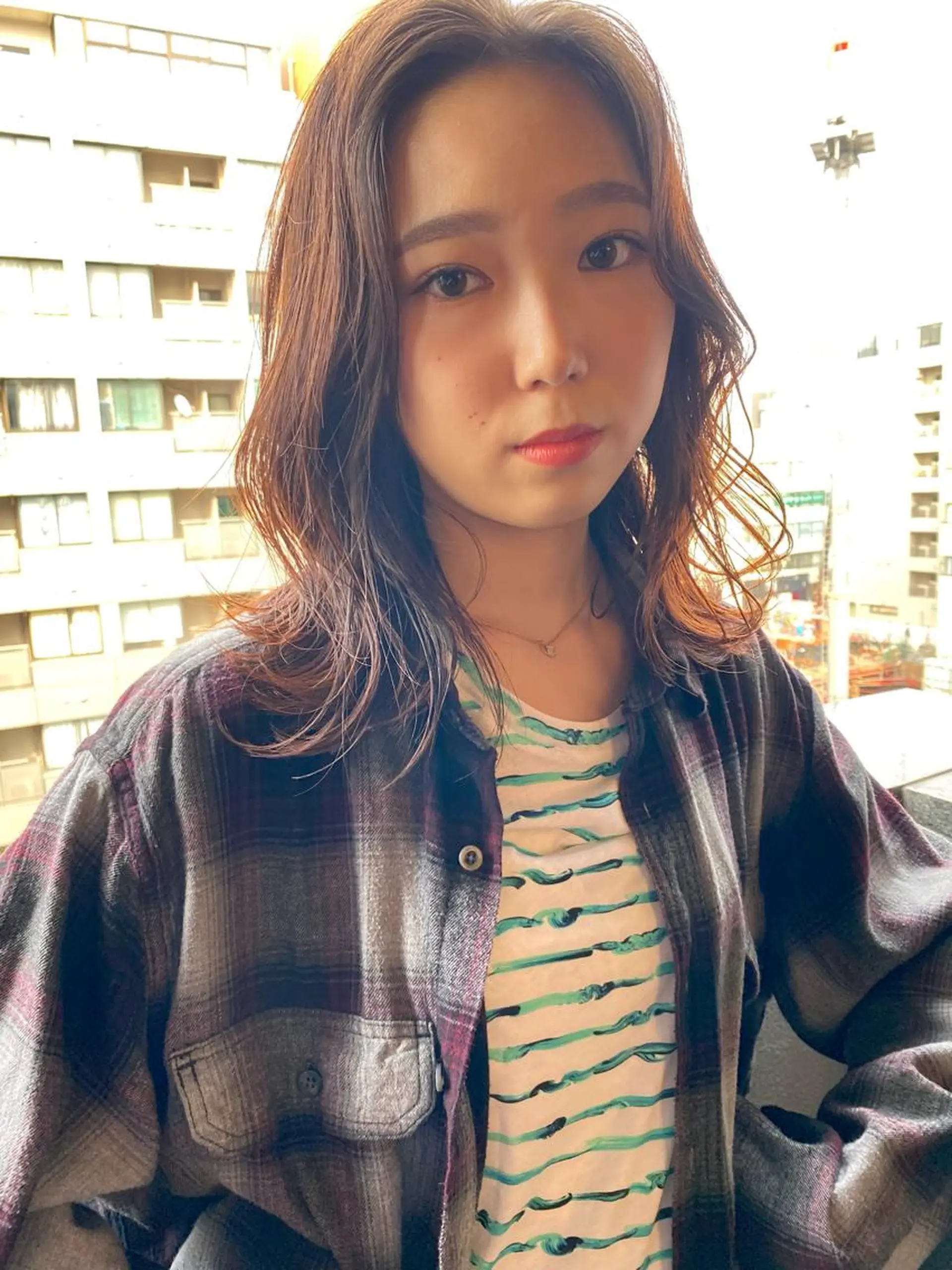 ミディアム カラー 顔周り/ブリーチなし /縮毛矯正🫧伊勢のヘアスタイル