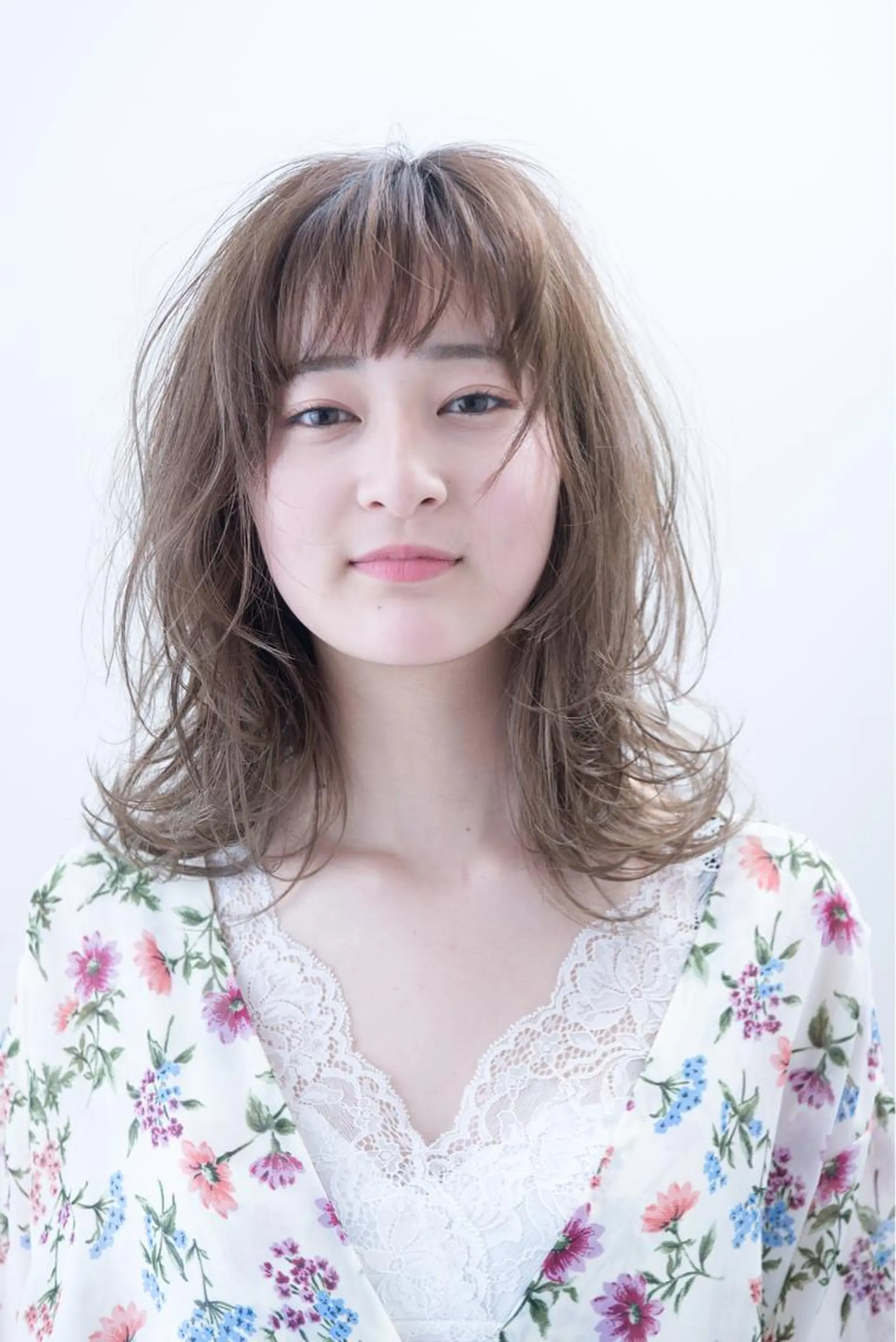 ミディアム カラー パーマ ミディアムレイヤー 透明感カラー グレージュ レイヤーカット 髪質改善/ショート/ 籠本　勇太のヘアスタイル