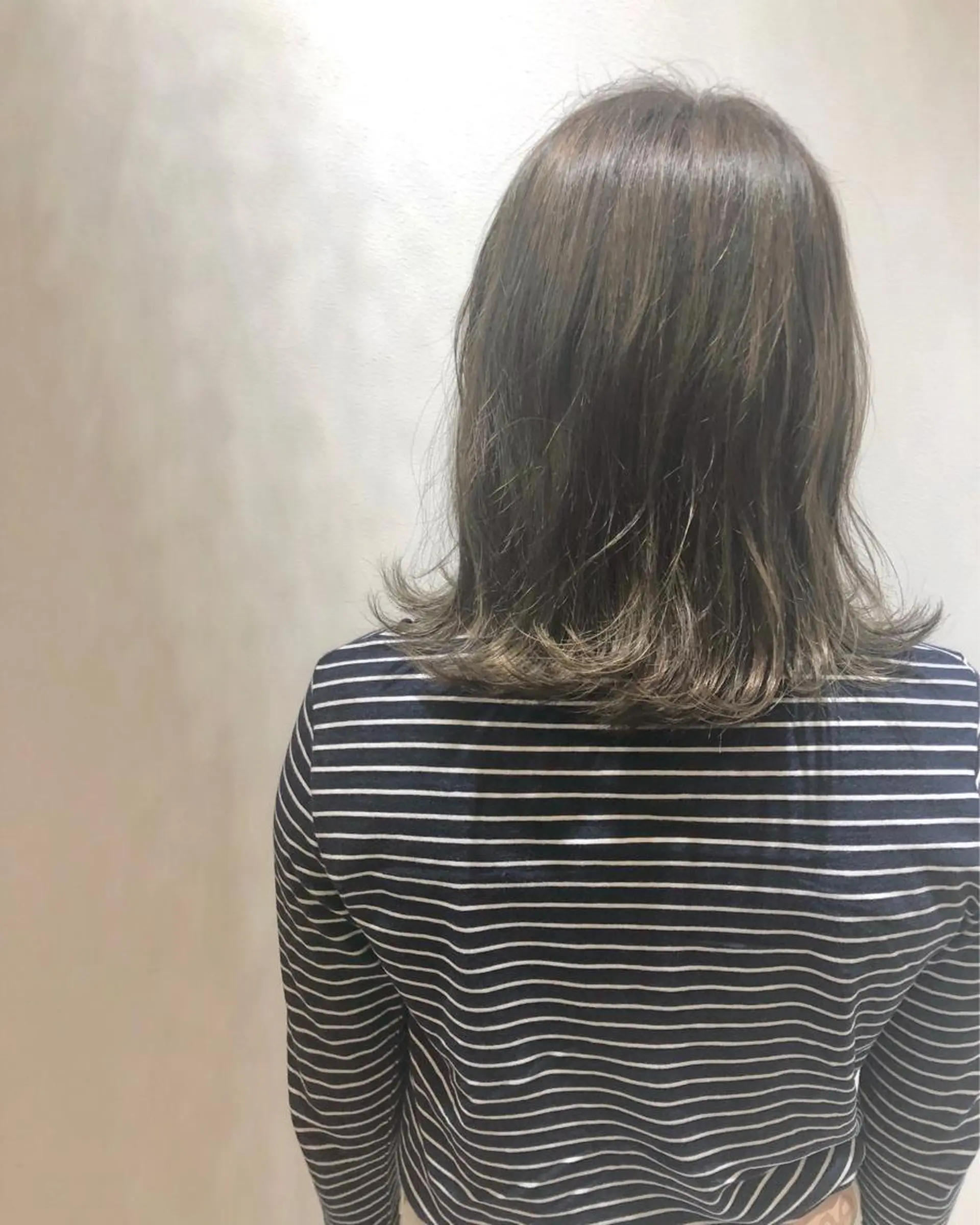 ミディアム カラー ハイライトカラー 外国人風カラー ハイライト カット ヘアカラー 江原 彩華のヘアスタイル