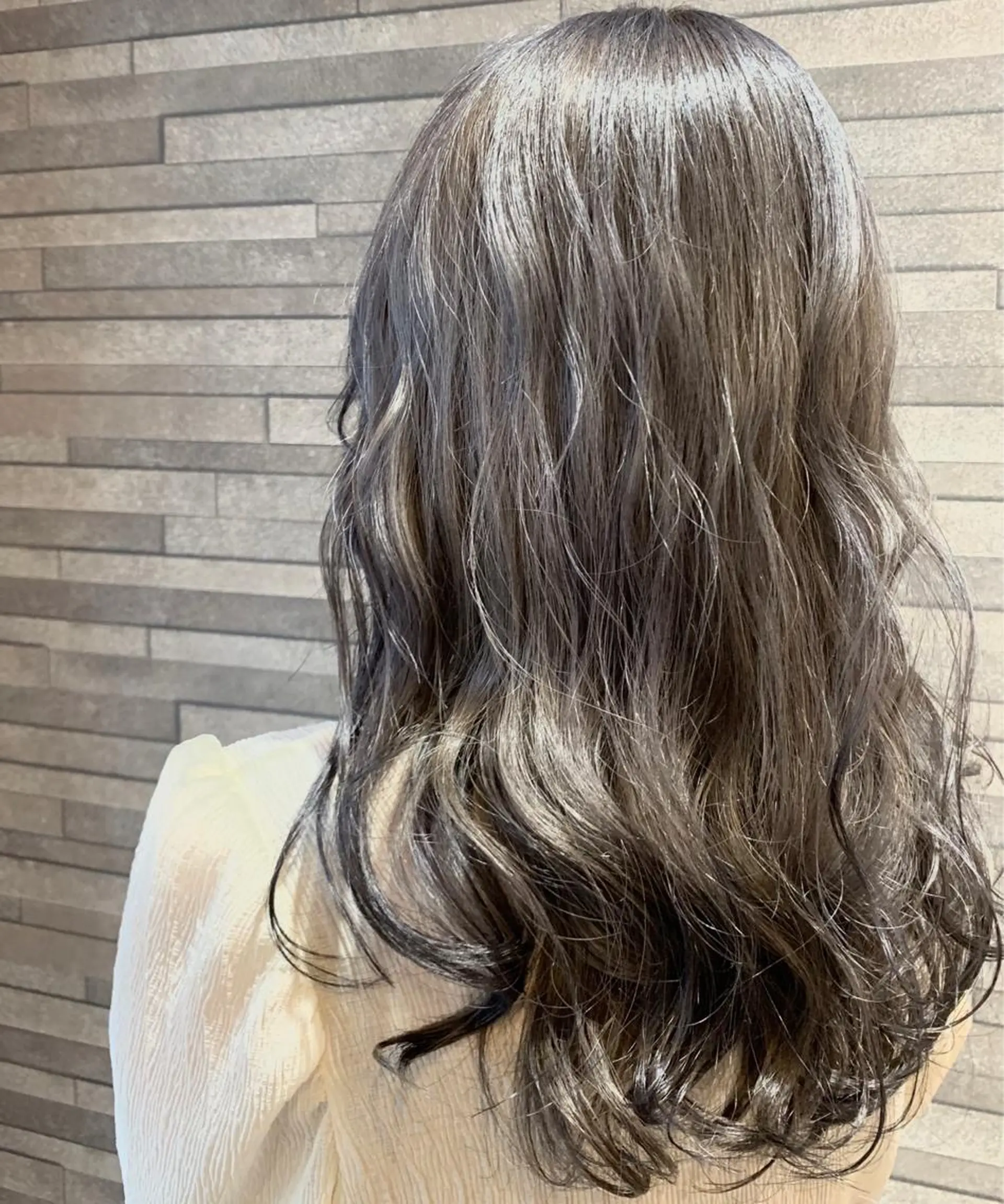 ロング カラー ブリーチ Gain所属・Gain Nanamiのエステ・リラクイメージ