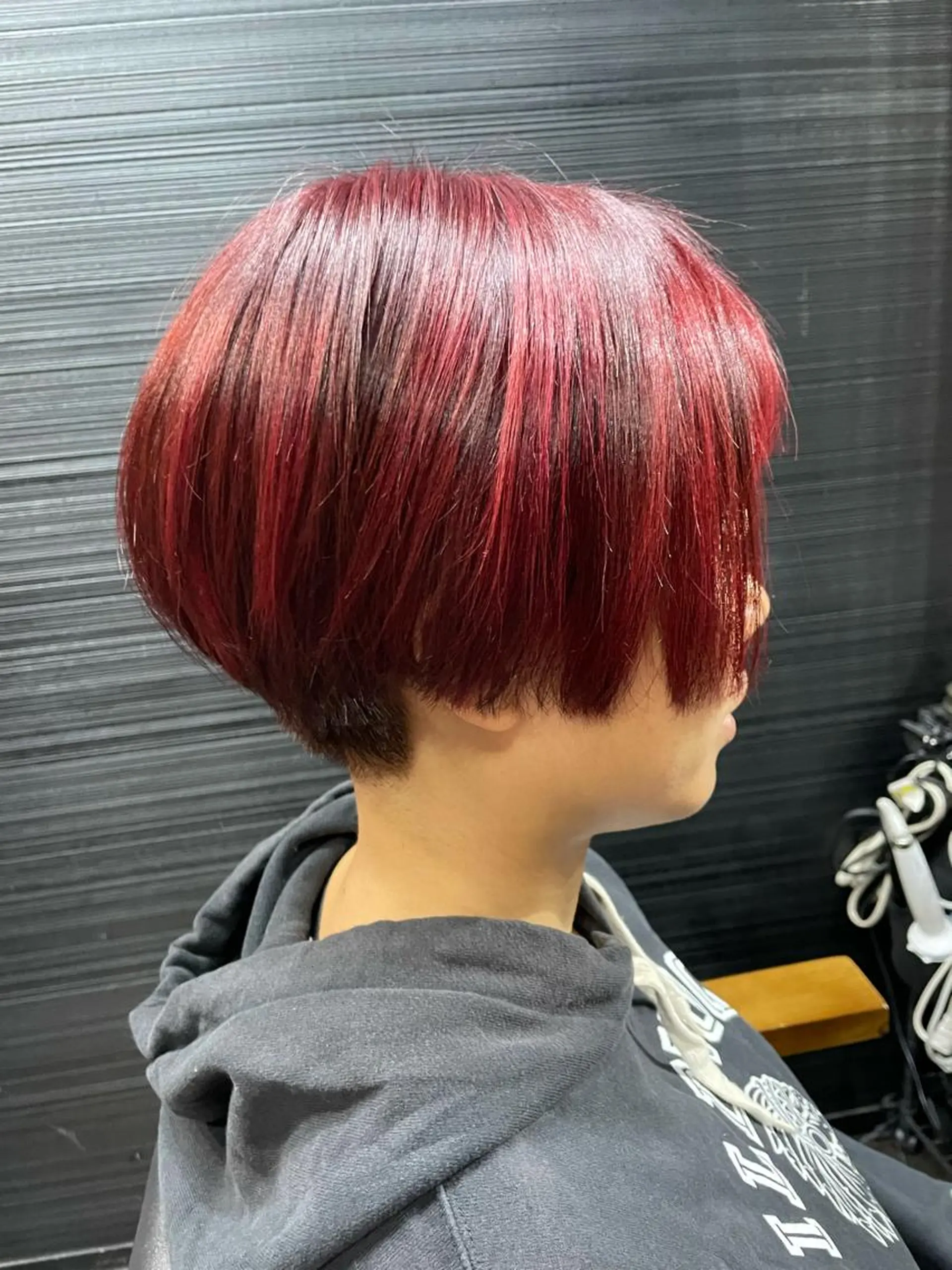 ショート カラー ハイライトカラー レッドカラー ハイライト カット ヘアカラー トリートメント 山本 雅由のヘアスタイル