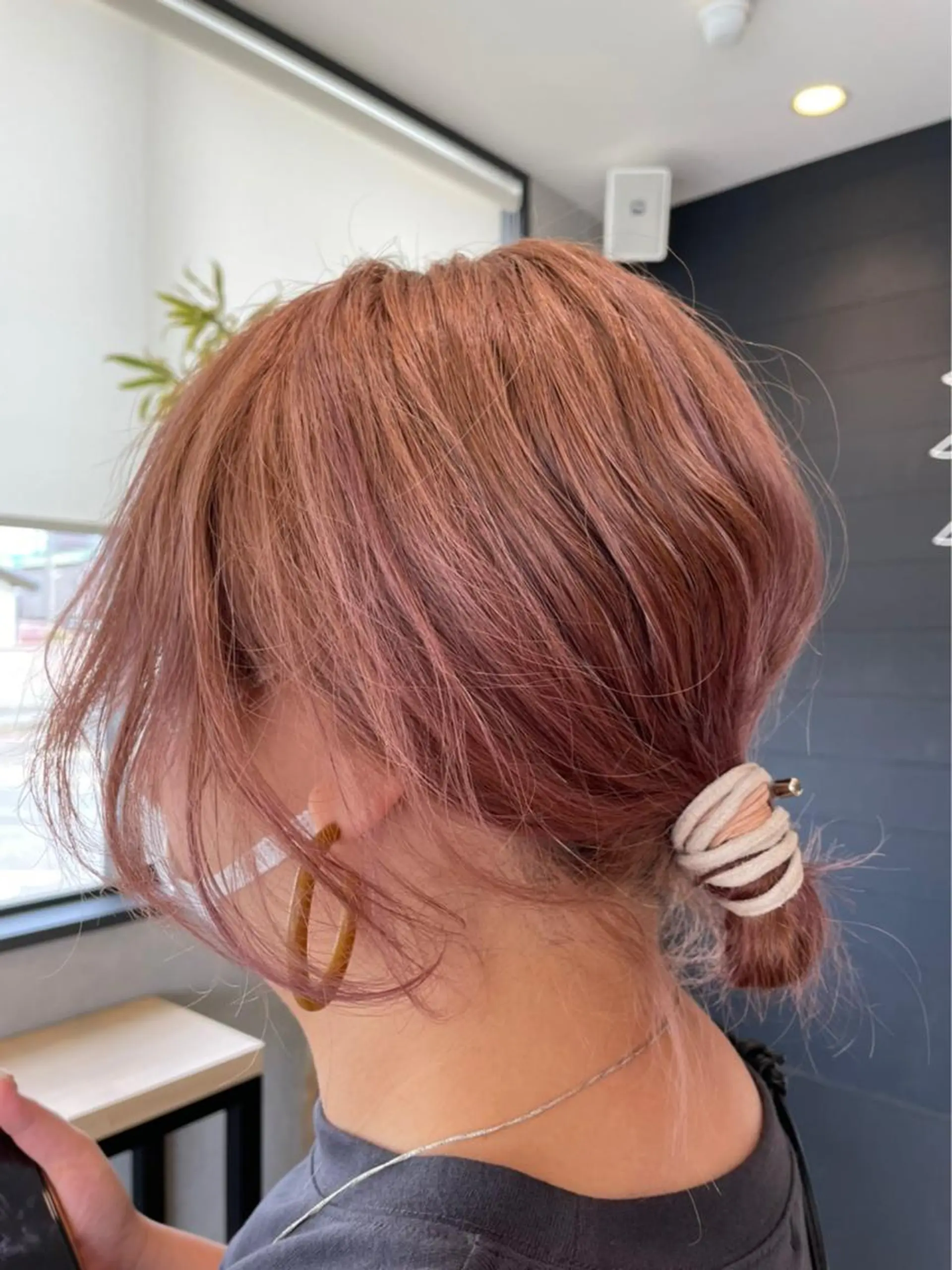 ショート カラー ベージュカラー ブリーチ ピンクカラー ピンクベージュ 名古屋/デザイン/ ブリーチ/松井亮磨のヘアスタイル