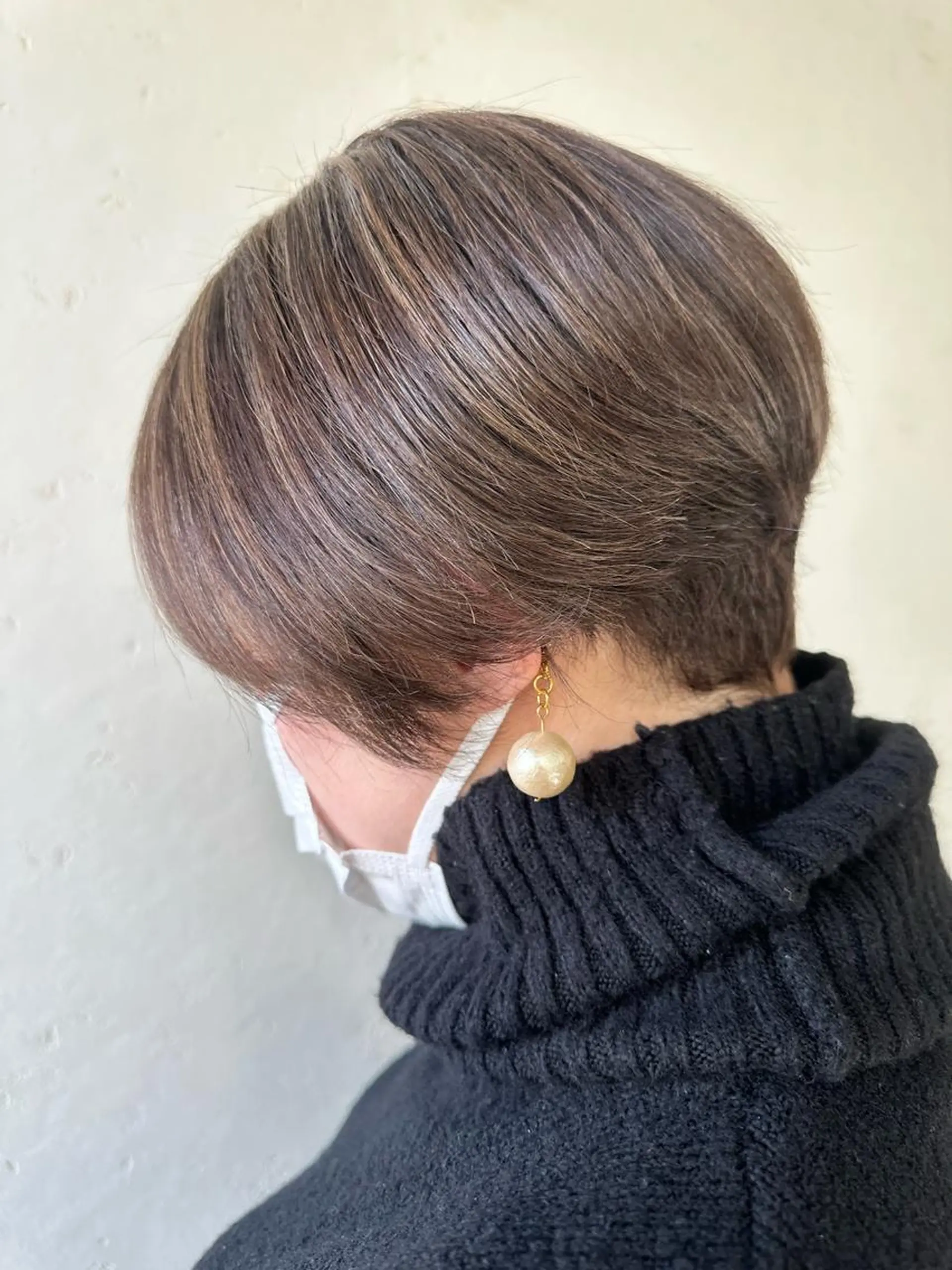 ショート カラー お団子ヘア アッシュ バレイヤージュ ブルーカラー ダークアッシュ うる艶カラー美容師 ayumiのヘアスタイル