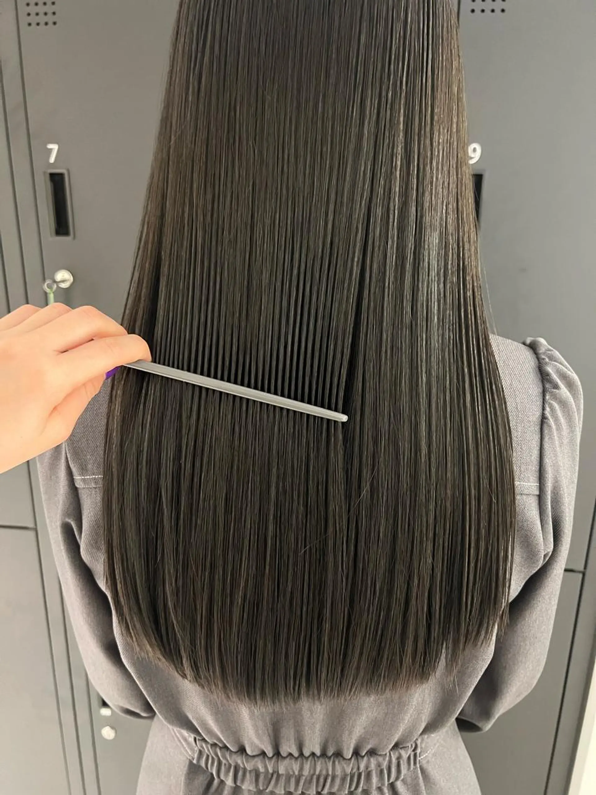 ロング カラー グレージュ 暗髪カラー🫐パーマ おくだりんかのヘアスタイル
