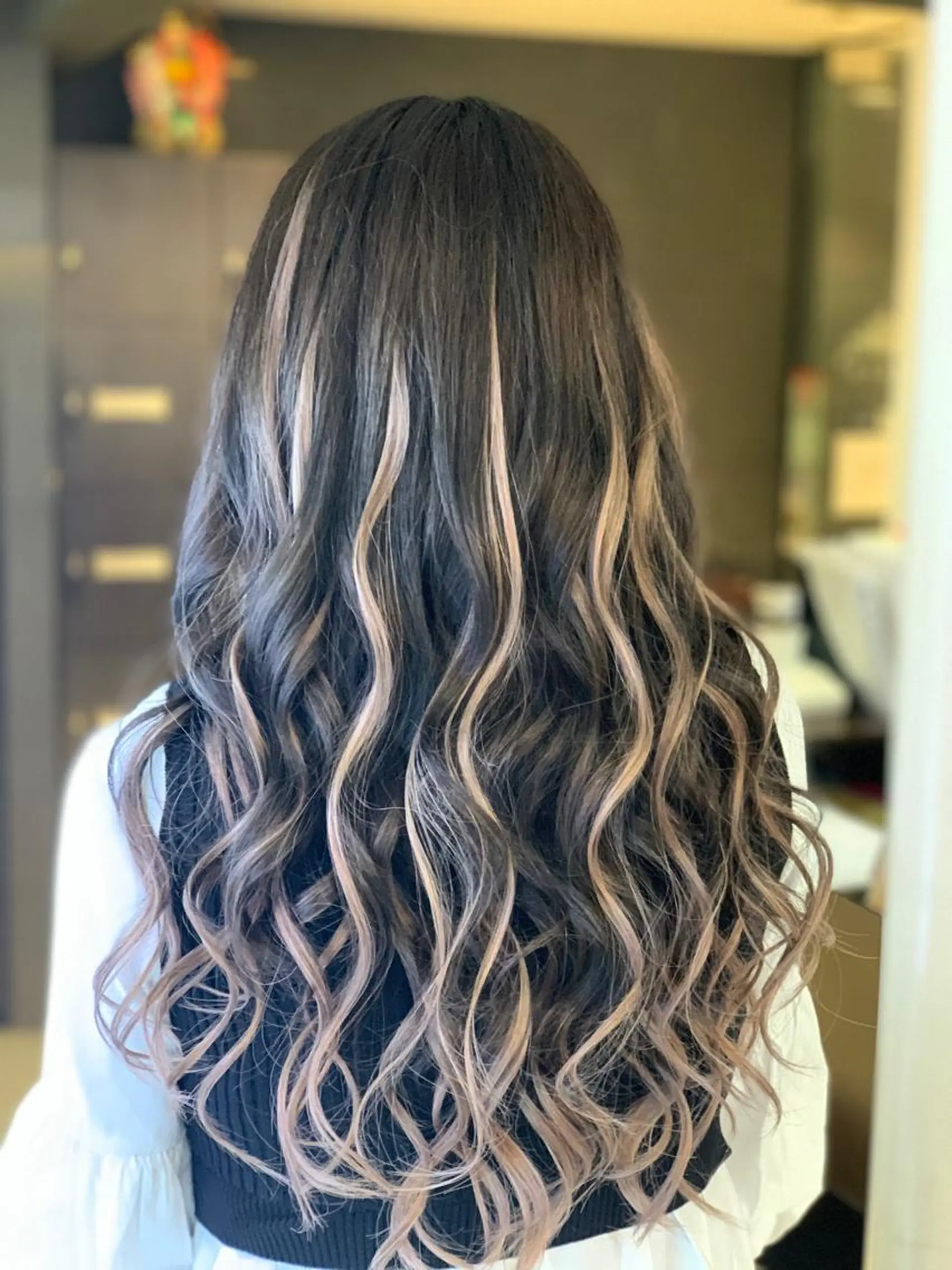 セミロング シールエクステ エクステ ハイライト ✂️大門 巧✂️ LAFF心斎橋店のヘアスタイル