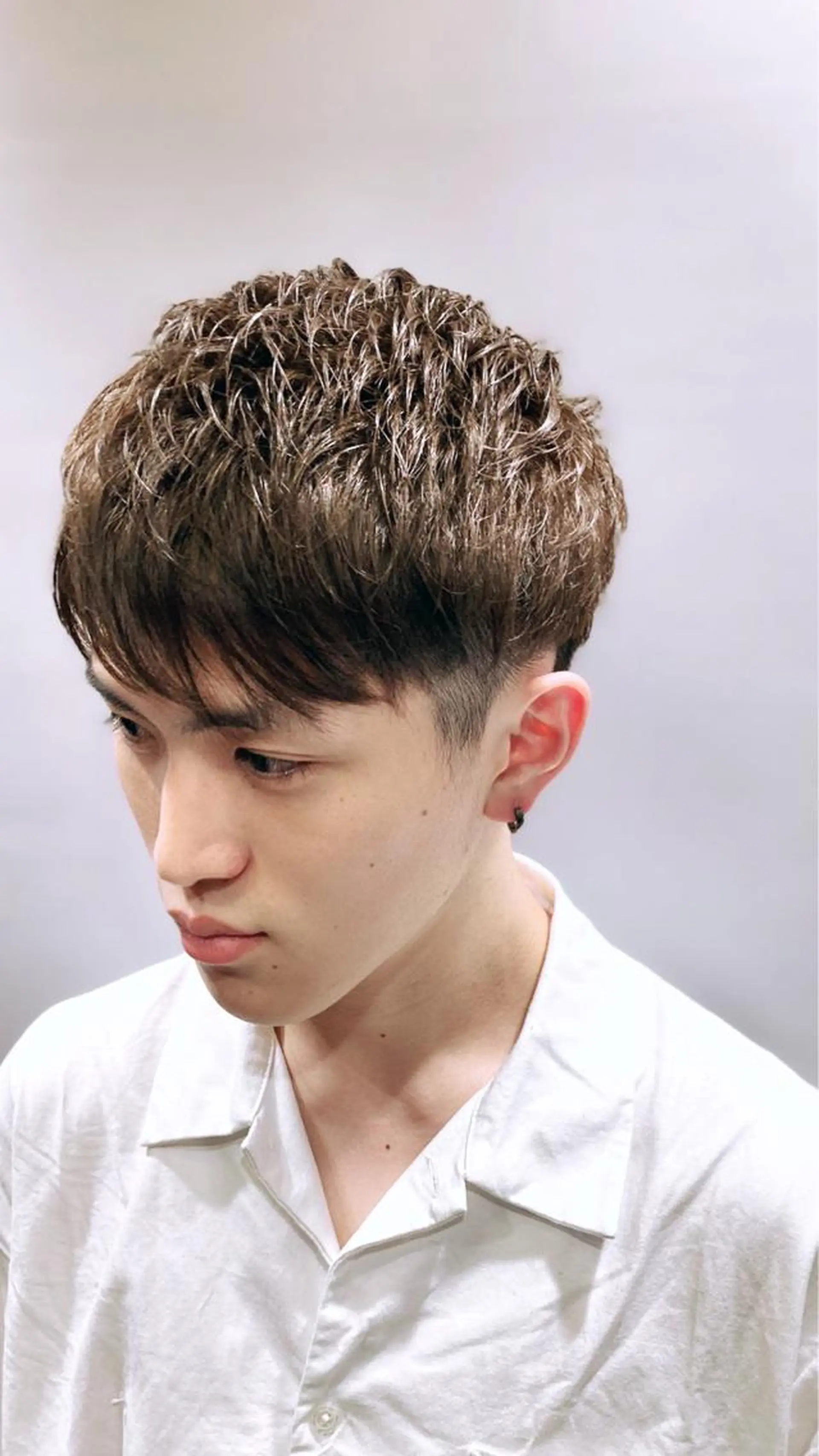 ミディアム メンズ マッシュ アッシュ メンズ特化美容師 井上大輔のヘアスタイル